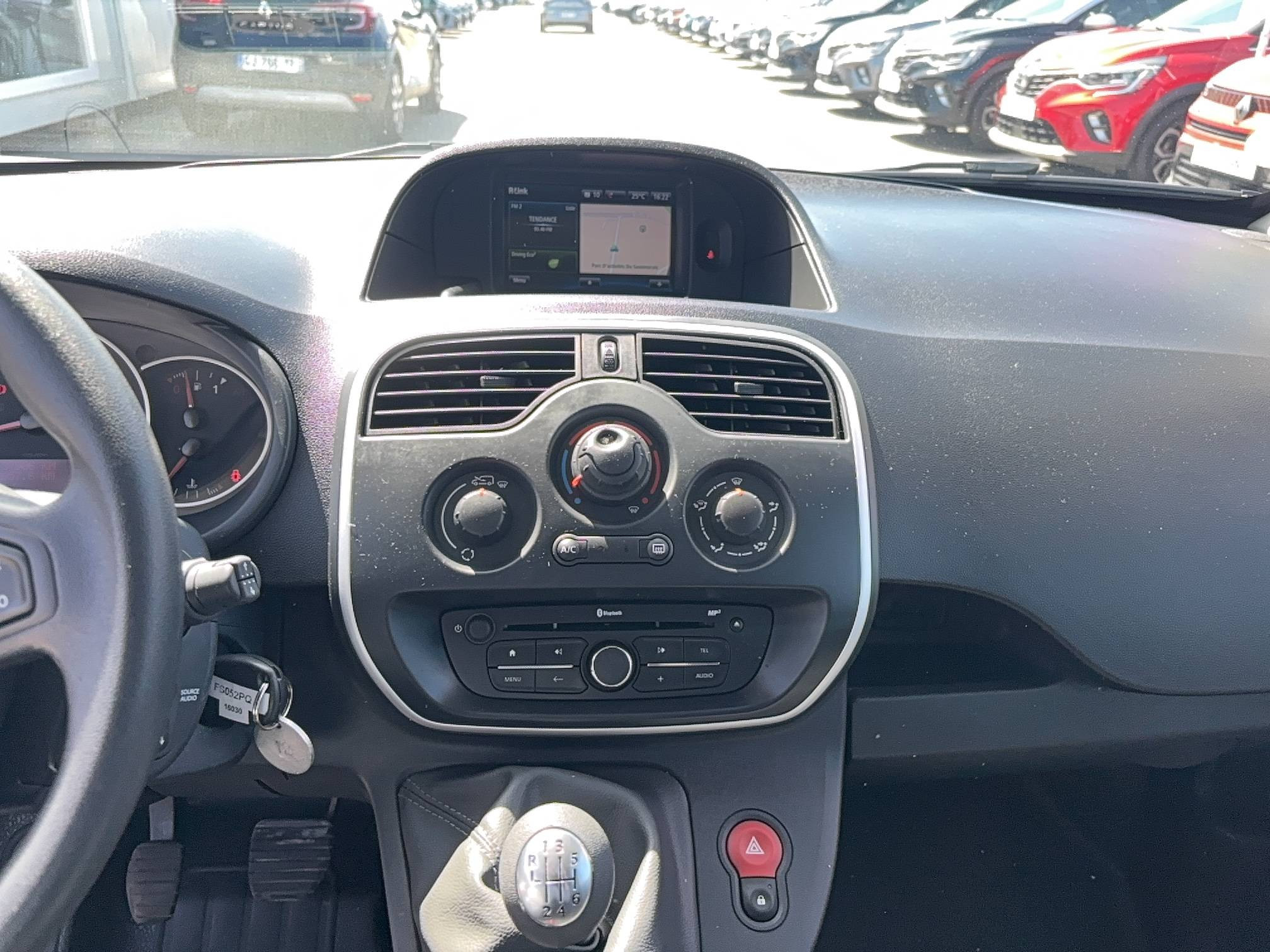 Vente en ligne Renault Kangoo Express  BLUE DCI 80 au prix de 12 290 €