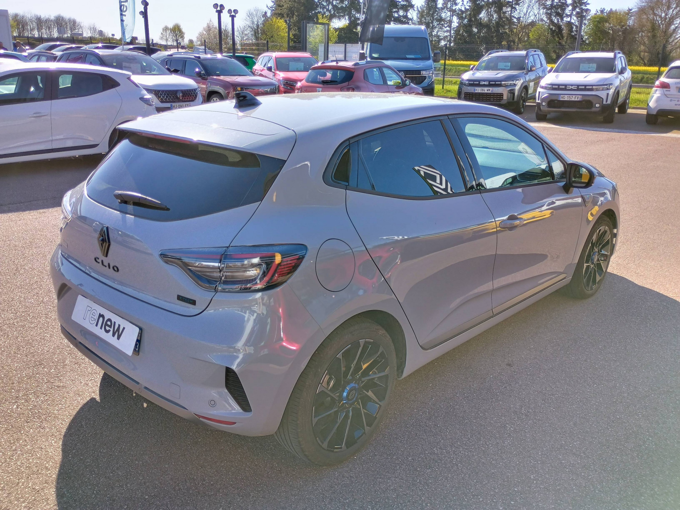 Vente en ligne Renault Clio 5 Clio E-Tech full hybrid 145 ch GSR2 au prix de 22 374 €