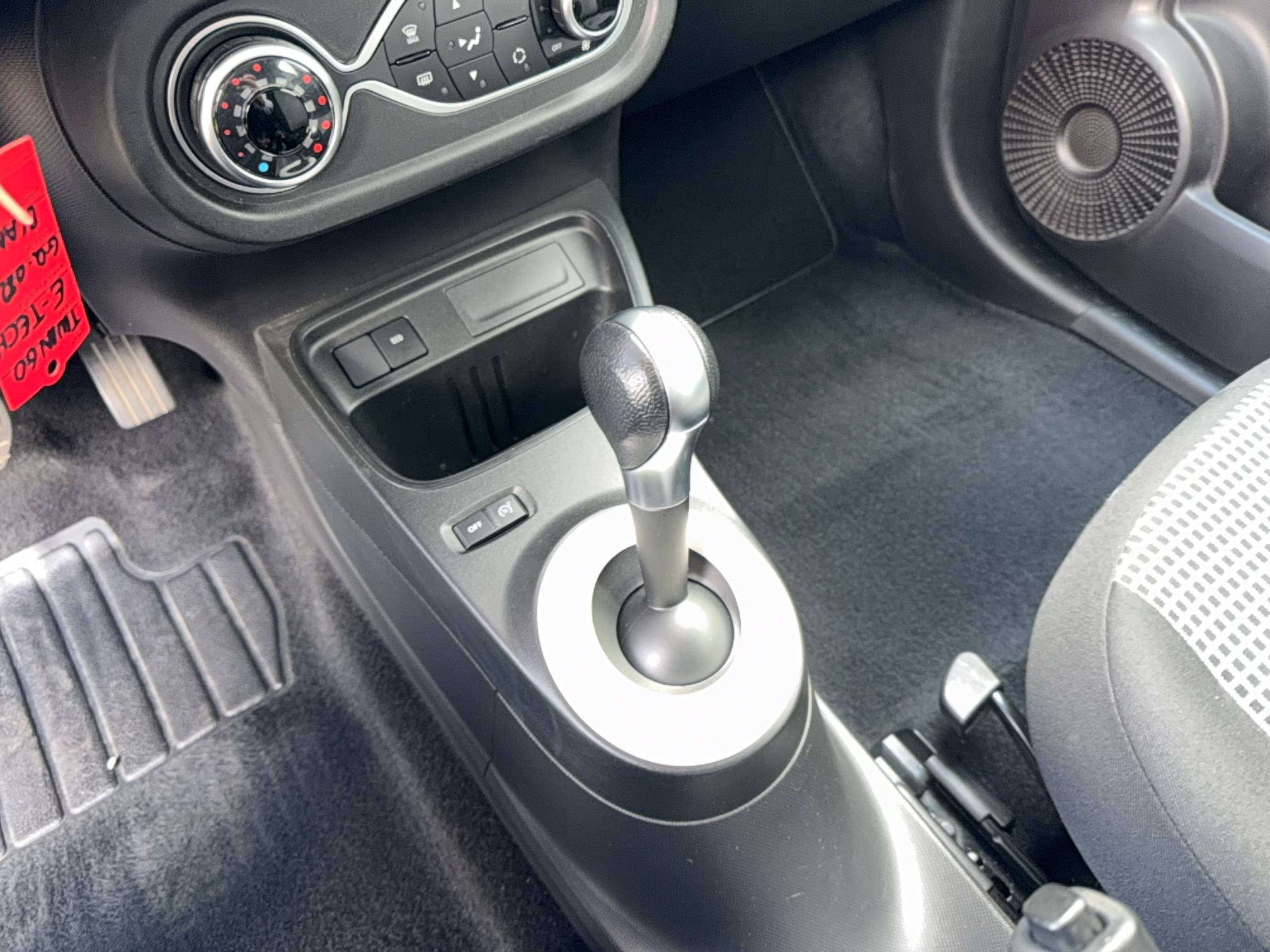 Vente en ligne Renault Twingo Electrique Twingo III E-Tech au prix de 12 990 €