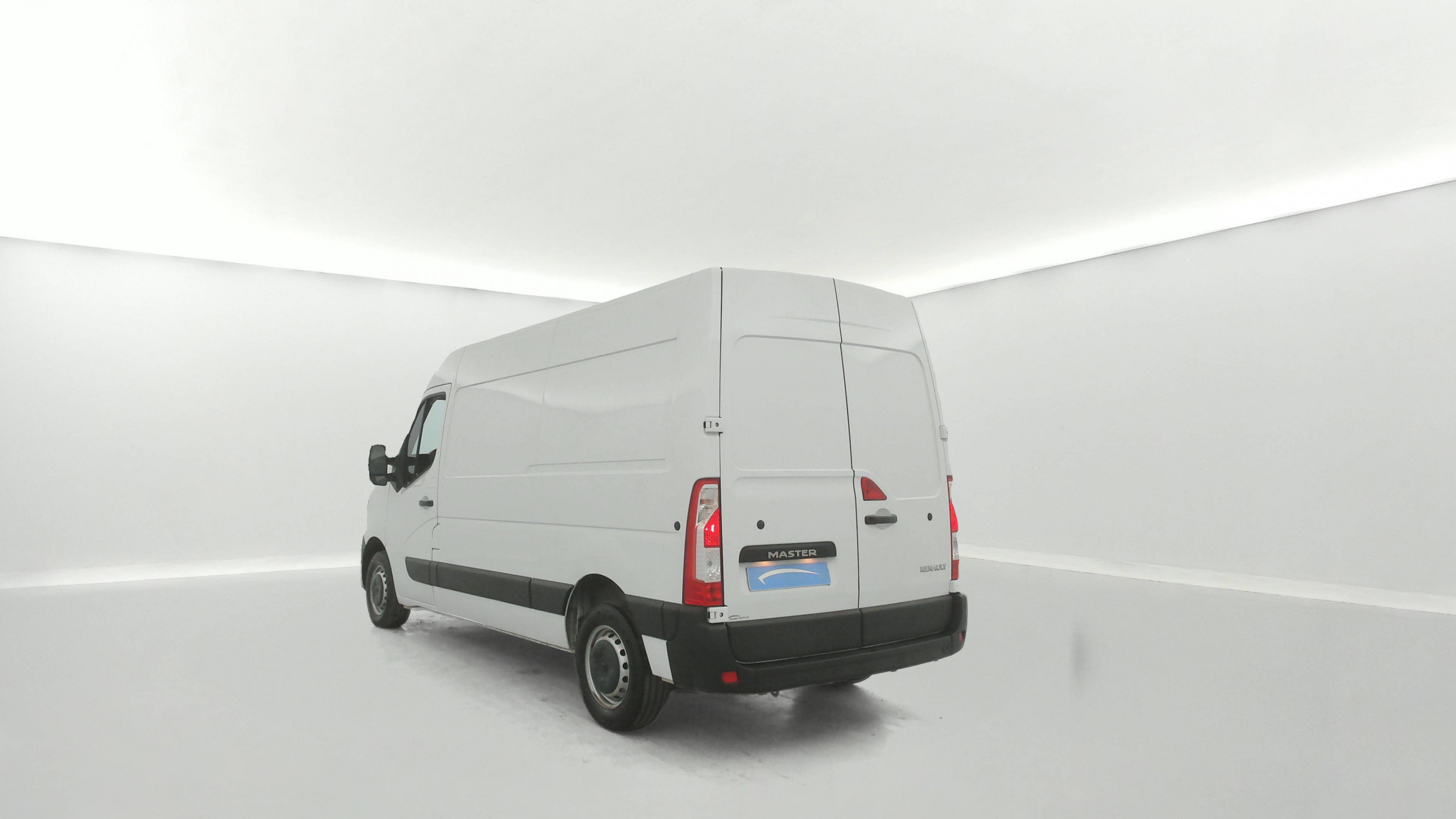 Vente en ligne Renault Master Fourgon MASTER FGN TRAC F3500 L2H2 BLUE DCI 135 au prix de 24 000 €