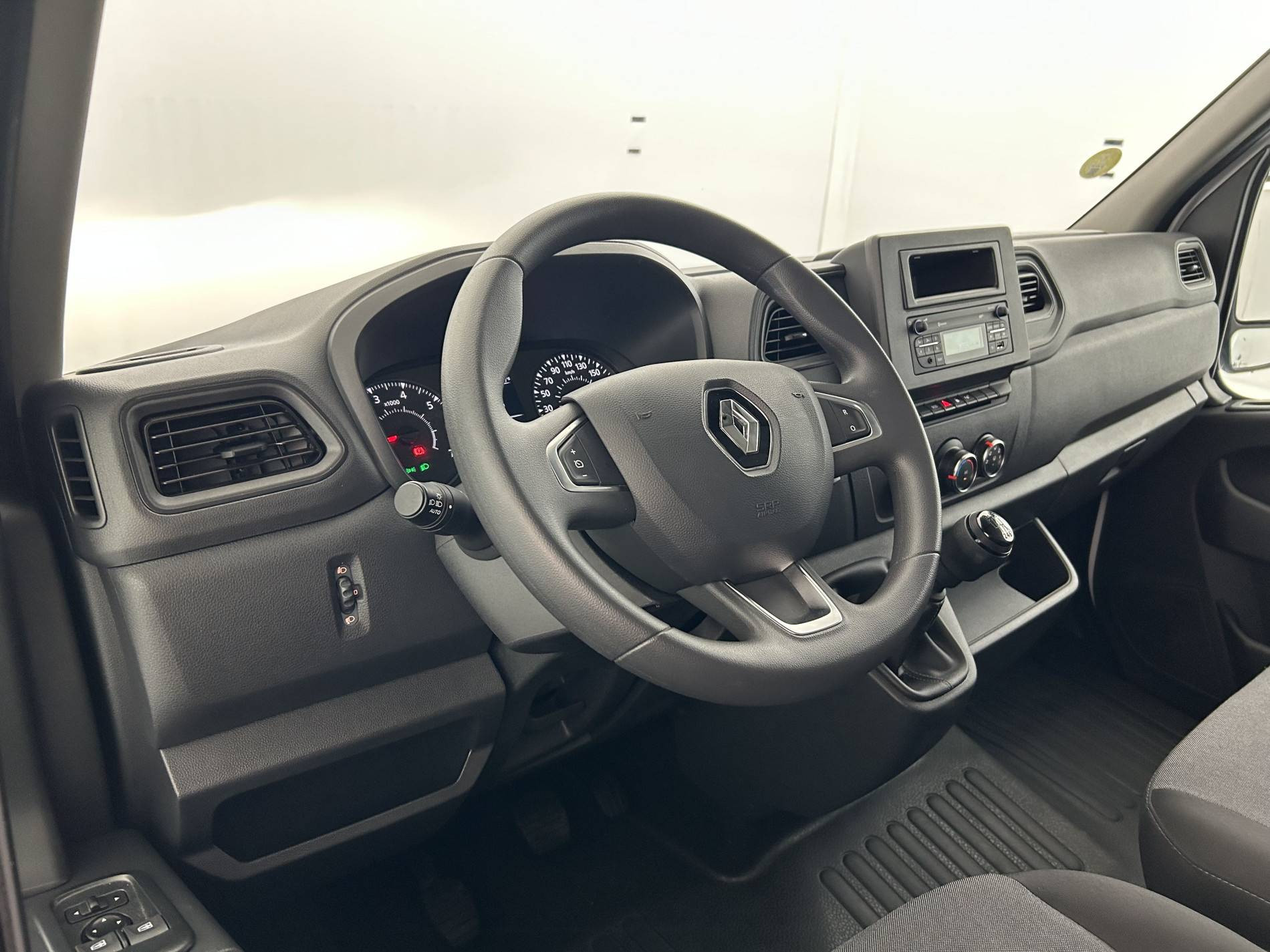 Vente en ligne Renault Master Fourgon MASTER FGN TRAC F3500 L2H2 BLUE DCI 135 au prix de 23 590 €