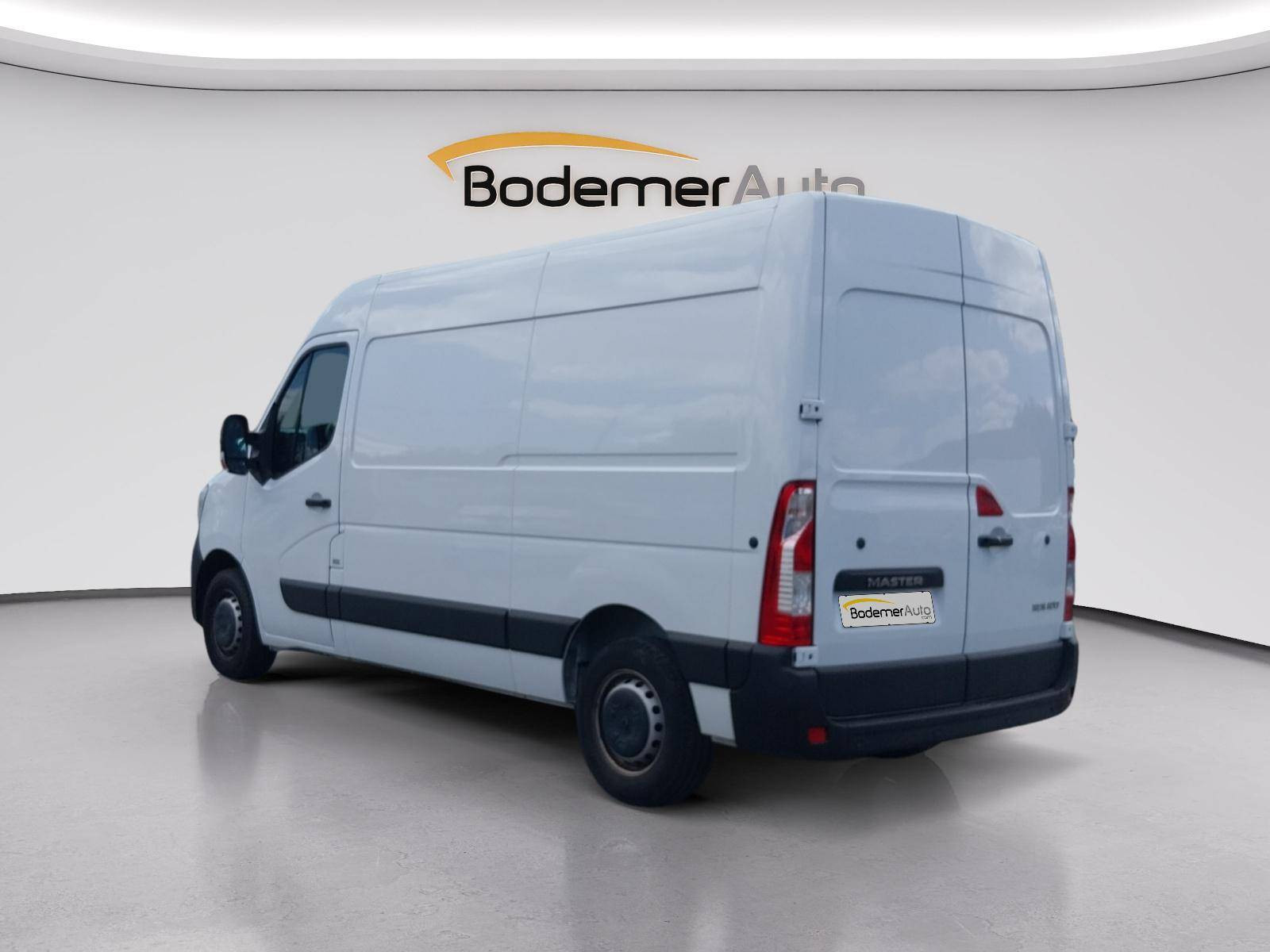 Vente en ligne Renault Master Fourgon MASTER FGN TRAC F3500 L2H2 BLUE DCI 135 au prix de 23 890 €