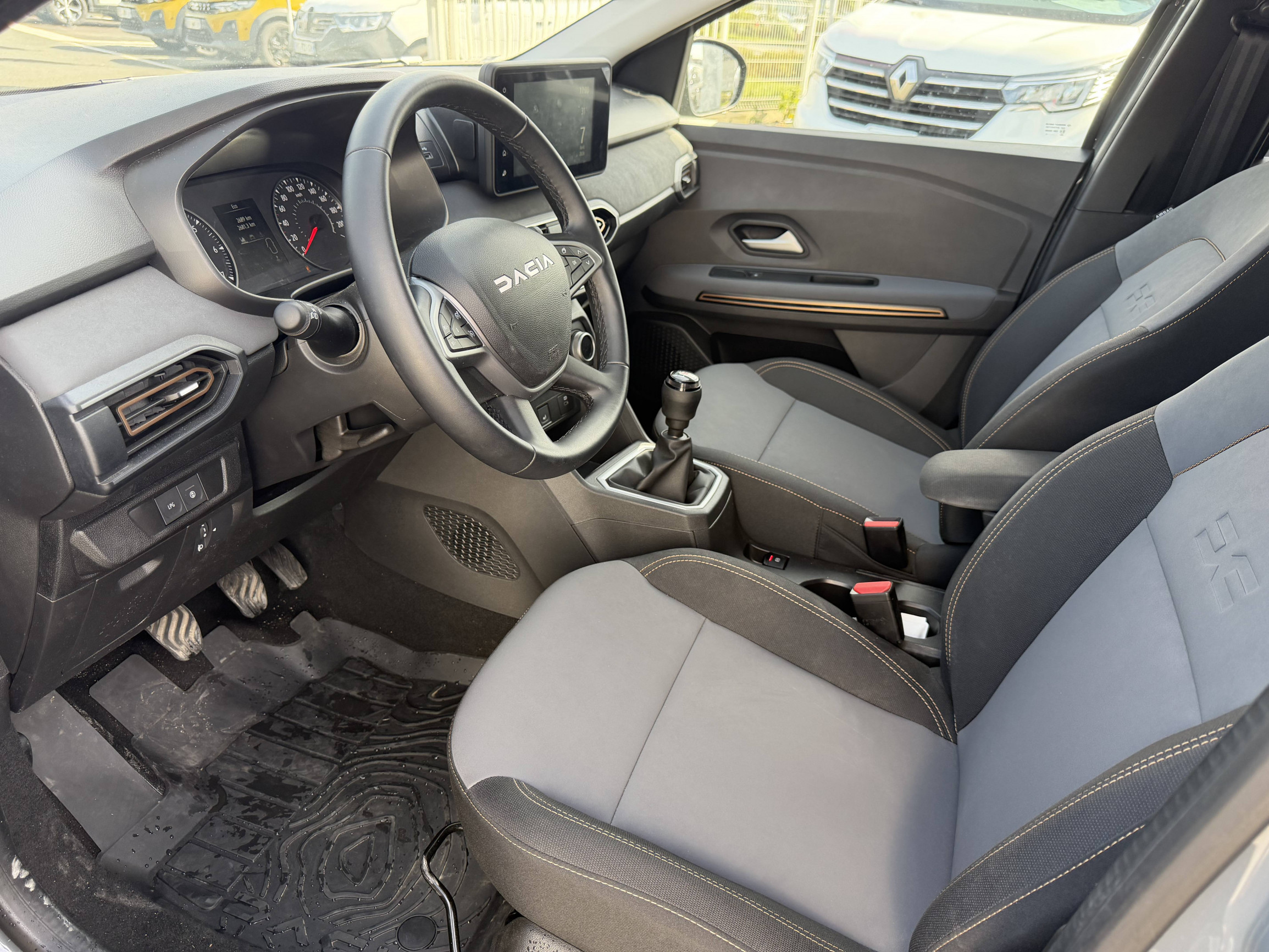 Vente en ligne Dacia Jogger  ECO-G 100 7 places GSR2 au prix de 21 290 €