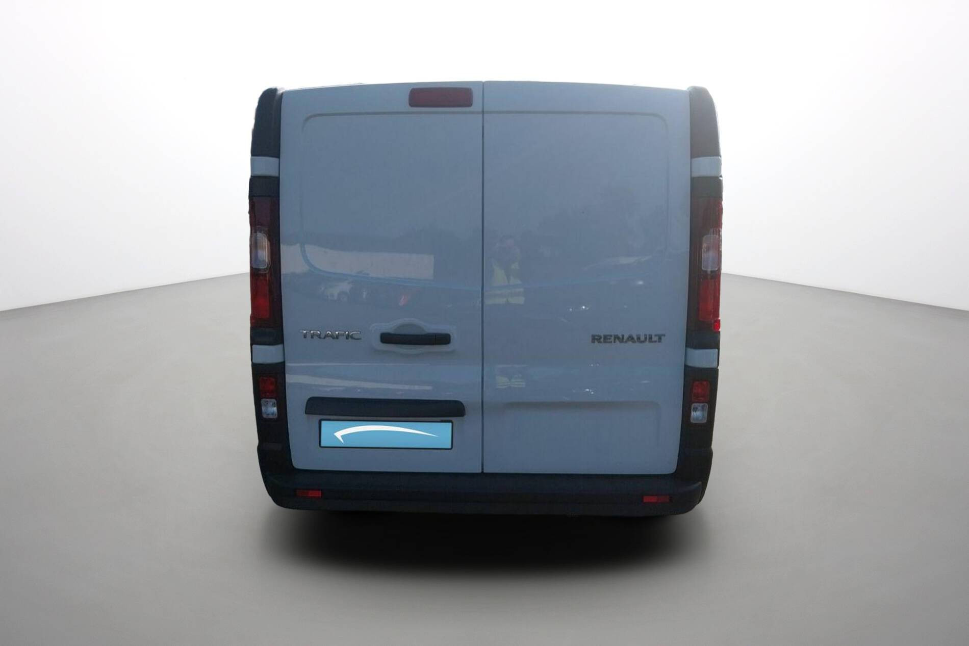 Vente en ligne Renault Trafic 3 Fourgon TRAFIC FGN L2H1 3000 KG BLUE DCI 130 au prix de 23 990 €