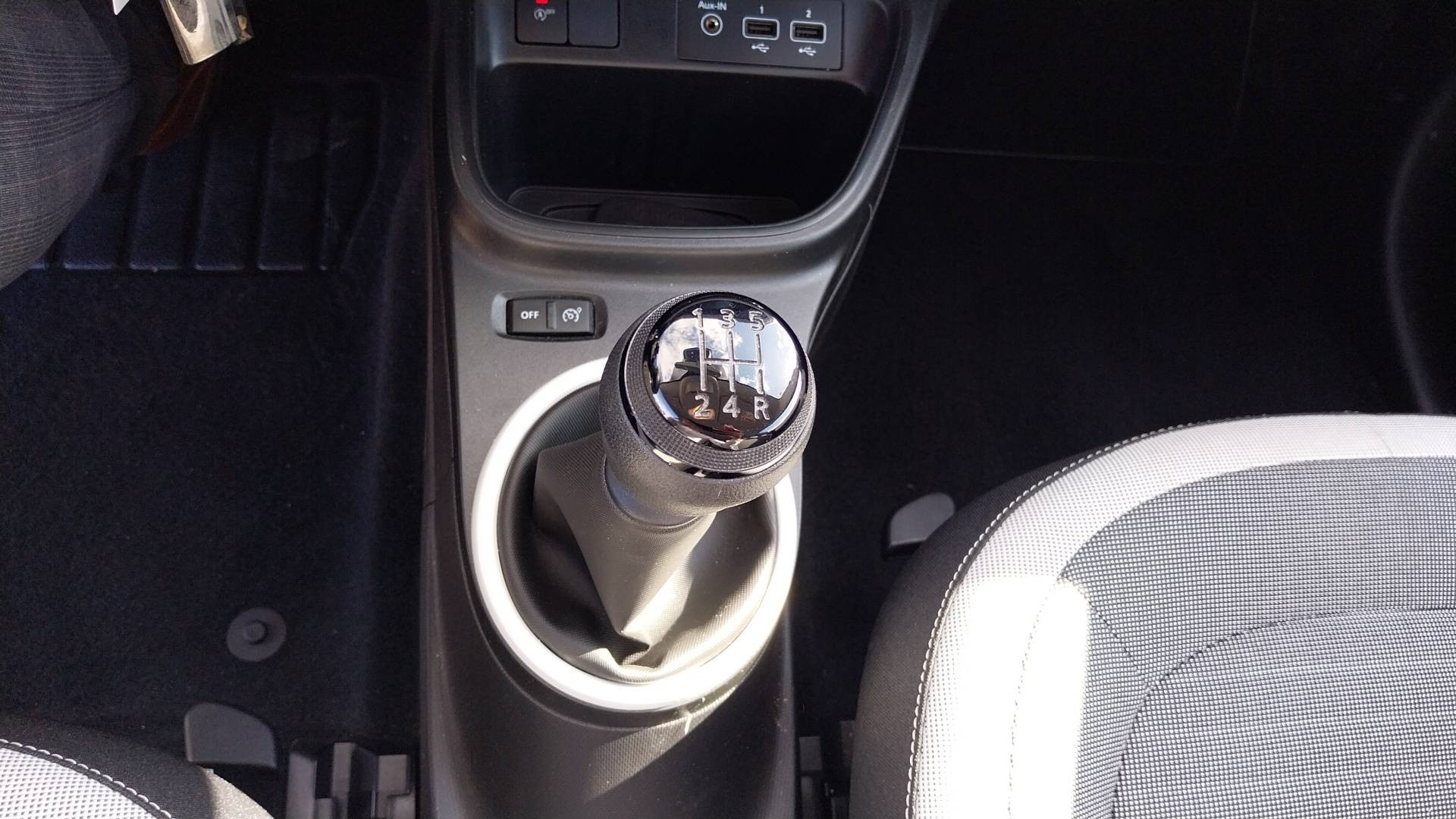 Vente en ligne Renault Twingo 3  SCe 65 - 21 au prix de 11 990 €