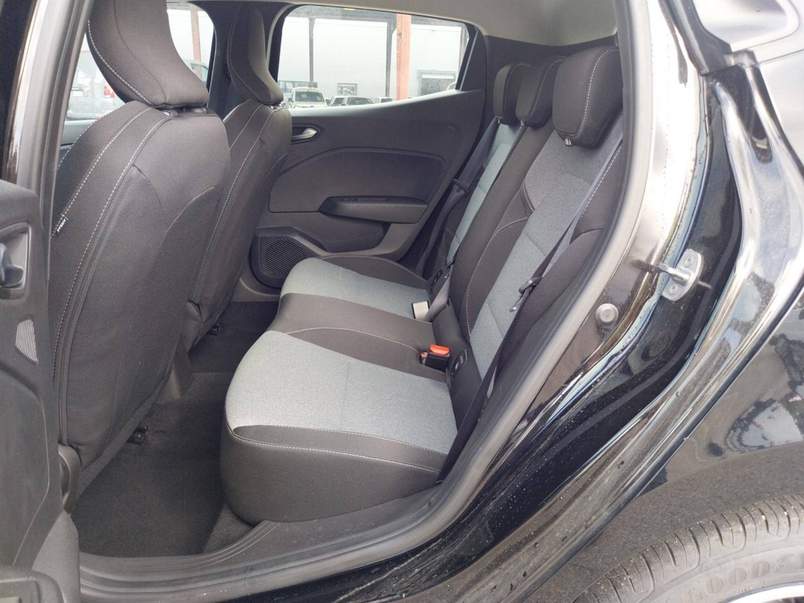 Vente en ligne Renault Clio 5 Clio Blue dCi 100 ch GSR2 au prix de 18 490 €