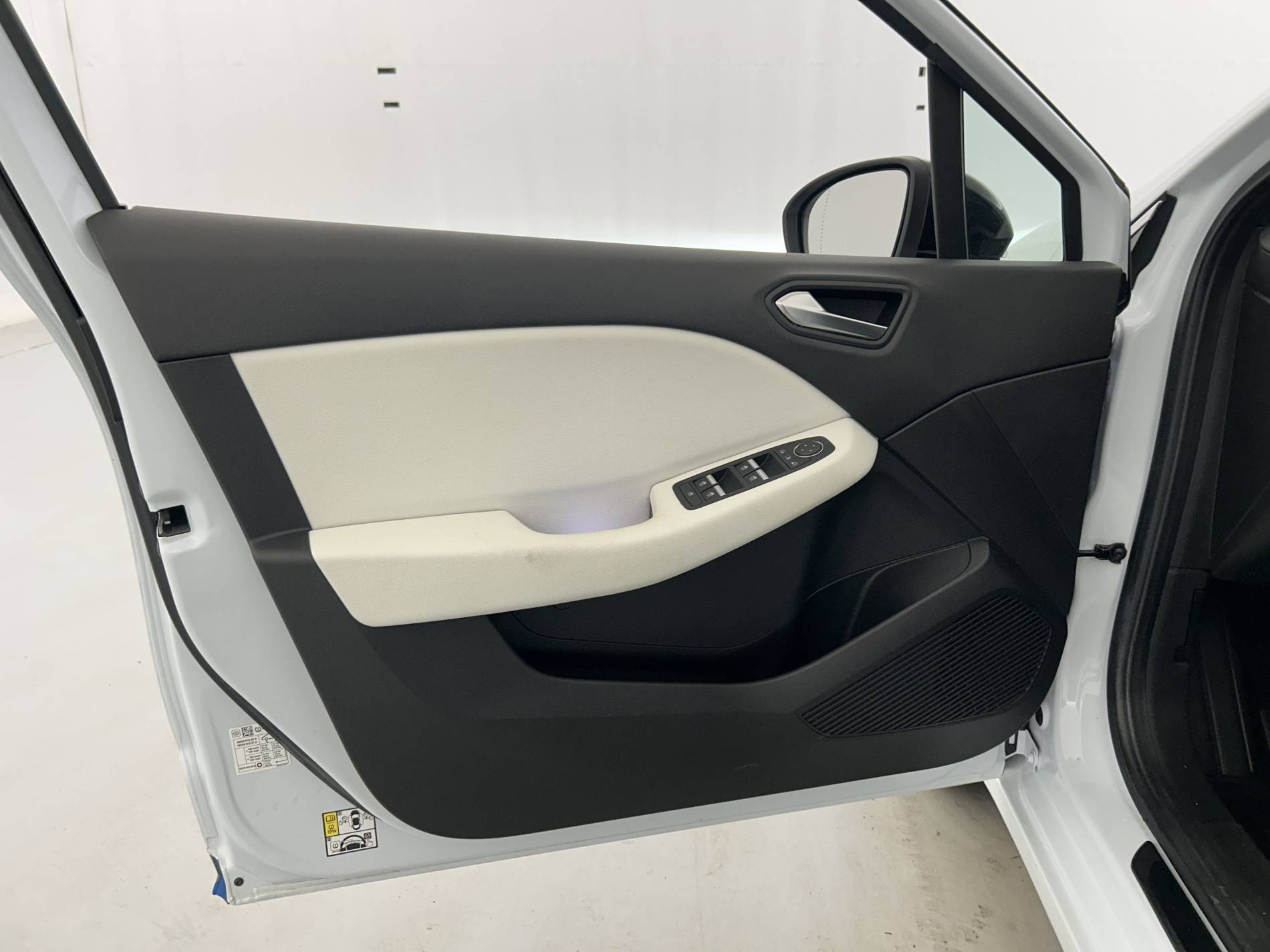 Vente en ligne Renault Clio 5 Clio E-Tech 140 au prix de 16 490 €
