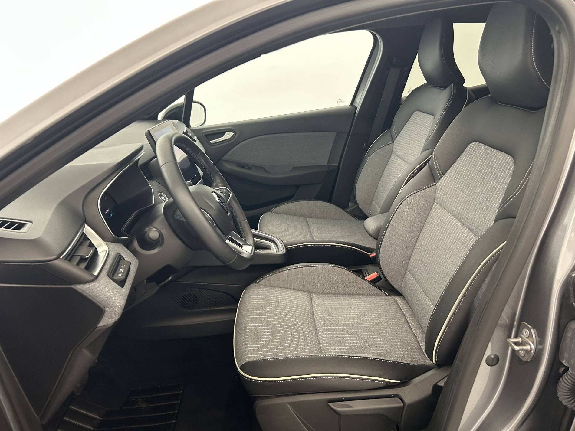 Vente en ligne Renault Clio 5 Clio E-Tech full hybrid 145 au prix de 19 990 €