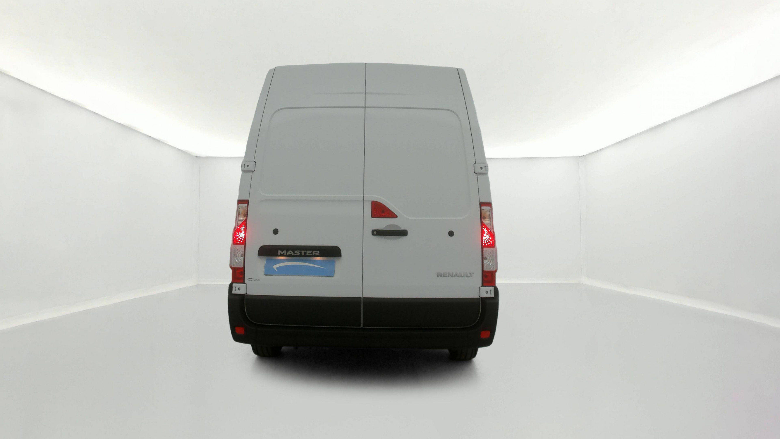 Vente en ligne Renault Master Fourgon MASTER FGN TRAC F3500 L2H2 BLUE DCI 135 au prix de 26 990 €