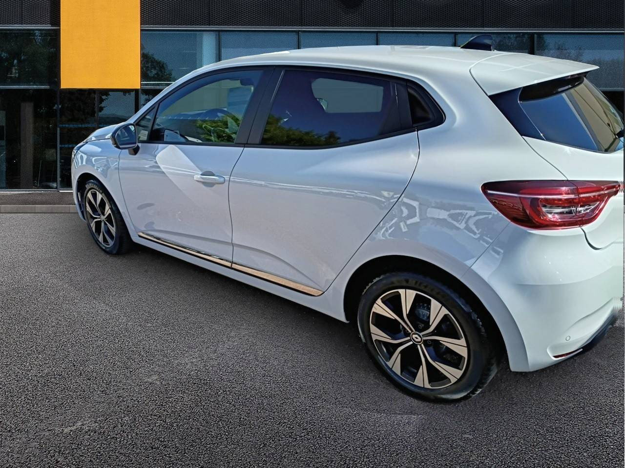 Vente en ligne Renault Clio 5 Clio SCe 65 au prix de 12 990 €