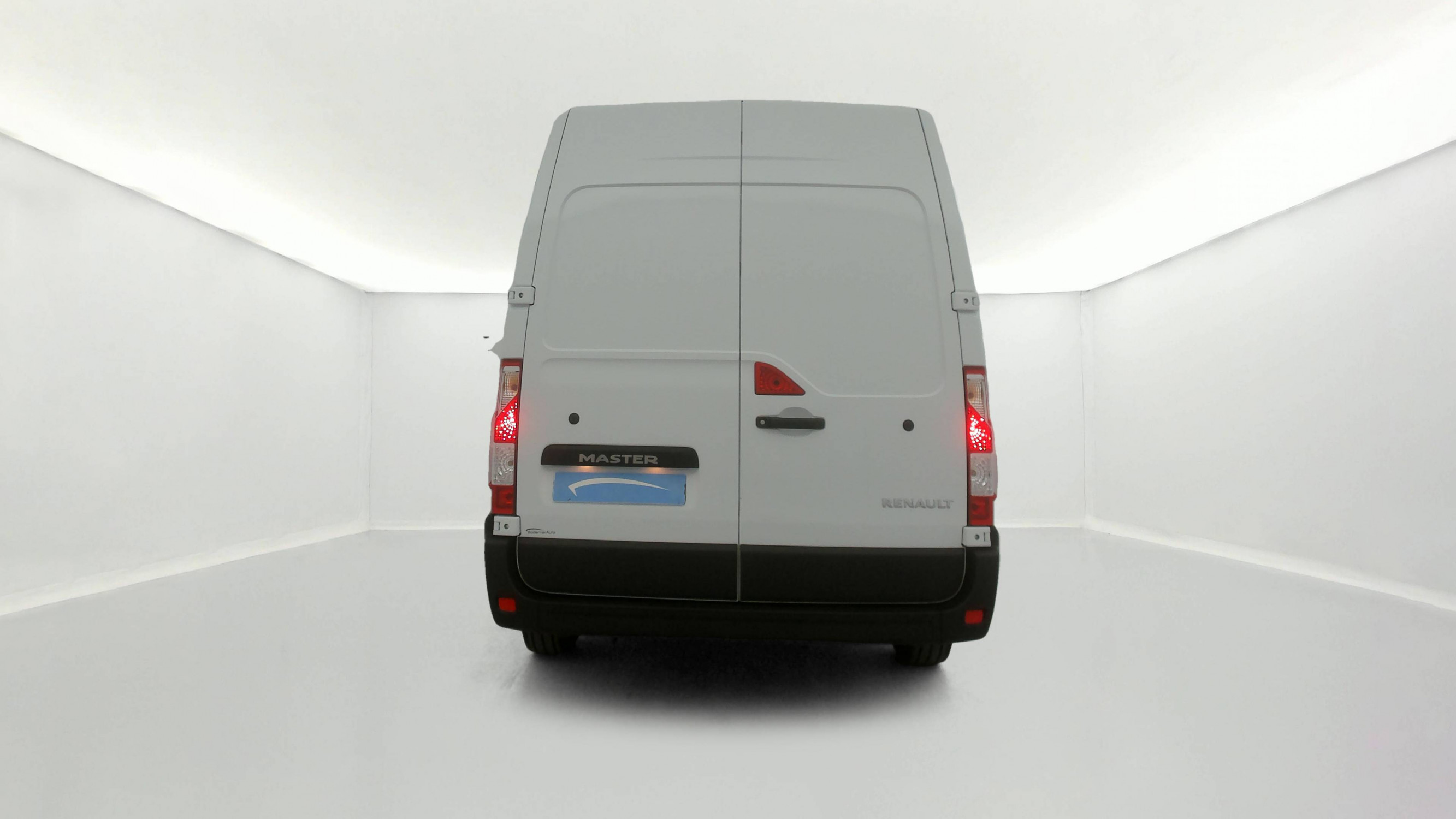 Vente en ligne Renault Master Fourgon MASTER FGN TRAC F3500 L2H2 BLUE DCI 135 au prix de 23 880 €