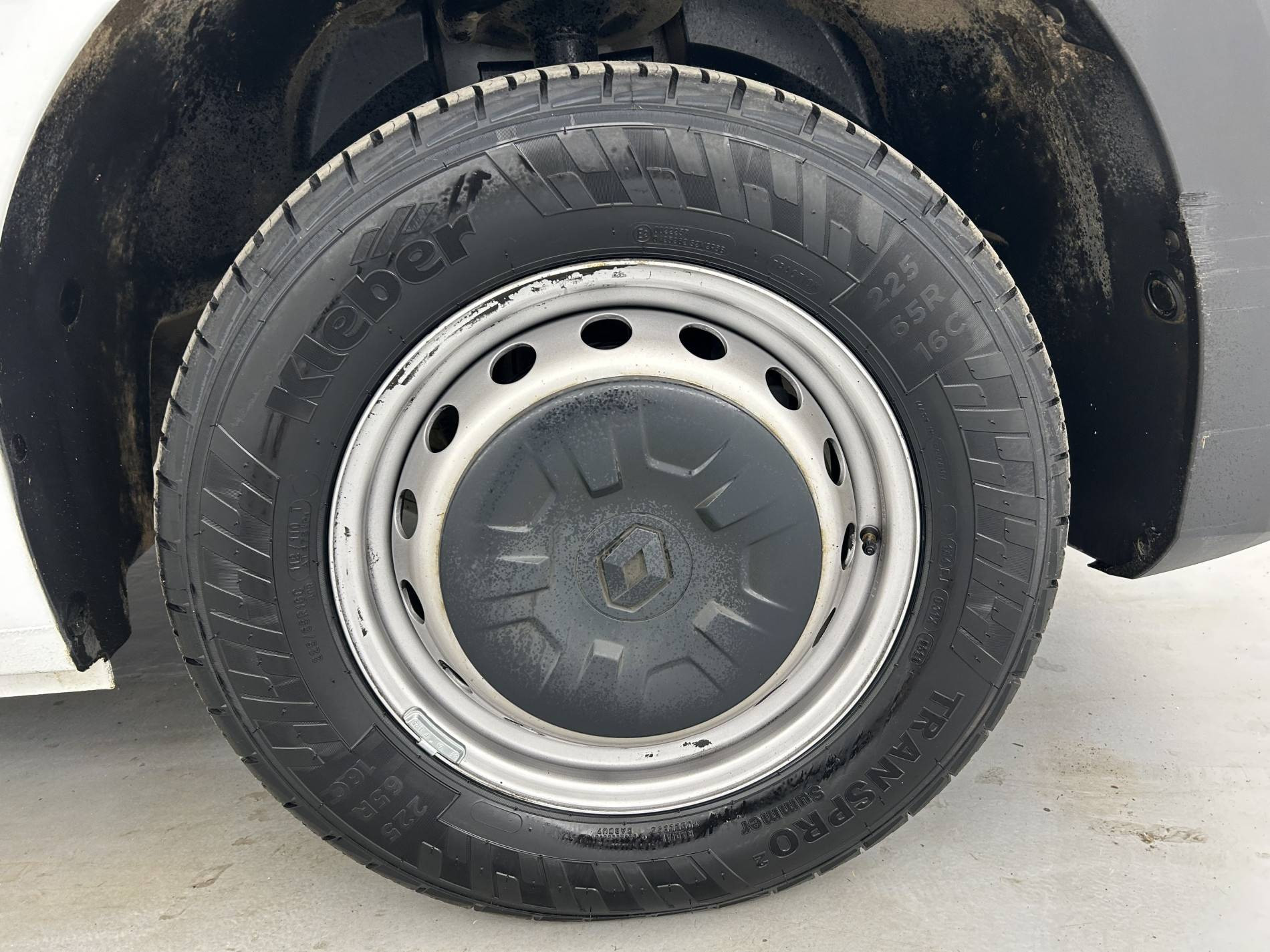 Vente en ligne Renault Master Fourgon MASTER FGN TRAC F3500 L2H2 BLUE DCI 135 au prix de 22 390 €