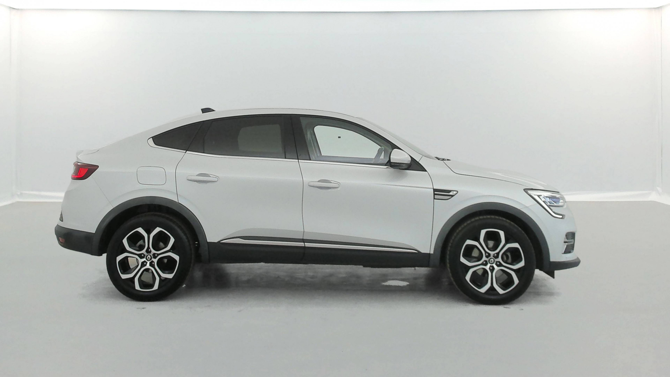 Vente en ligne Renault Arkana  E-Tech 145 - 21B au prix de 19 491 €