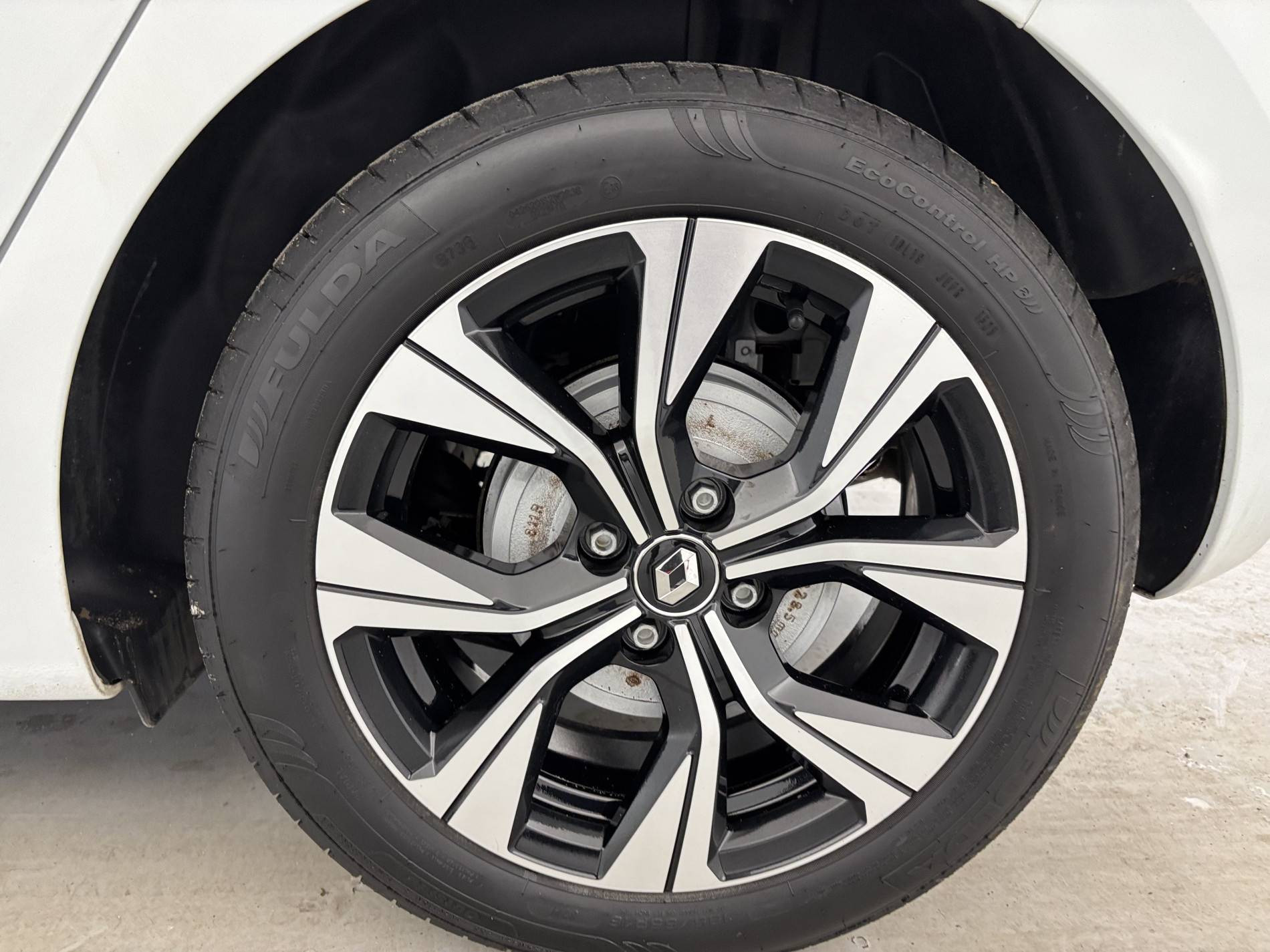 Vente en ligne Renault Clio 5 Clio E-Tech 140 - 21 au prix de 14 890 €