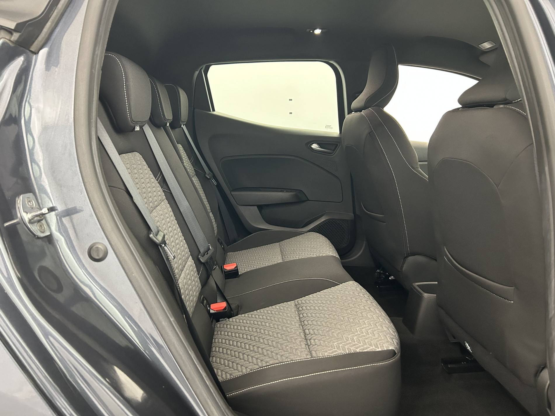 Vente en ligne Renault Clio 5 Clio TCe 90 - 21 au prix de 14 450 €