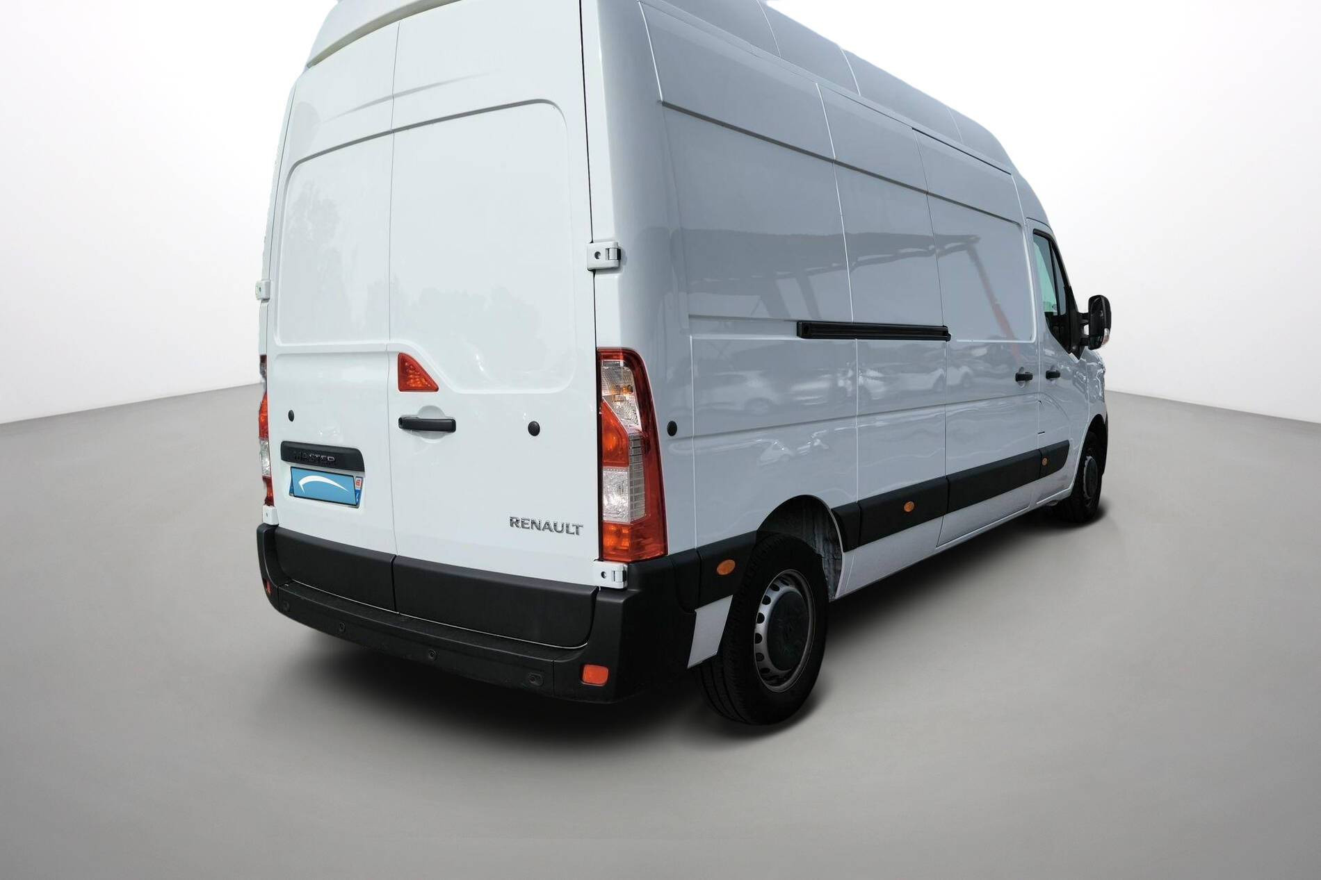 Vente en ligne Renault Master Fourgon MASTER FGN TRAC F3500 L3H3 BLUE DCI 135 au prix de 28 990 €