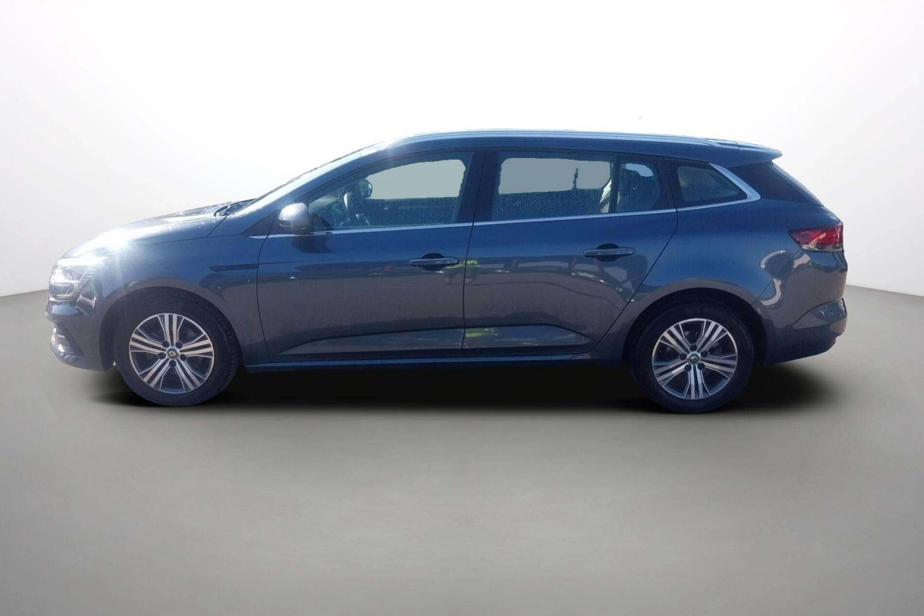 Vente en ligne Renault Megane 4 Estate  TCe 140 au prix de 15 490 €