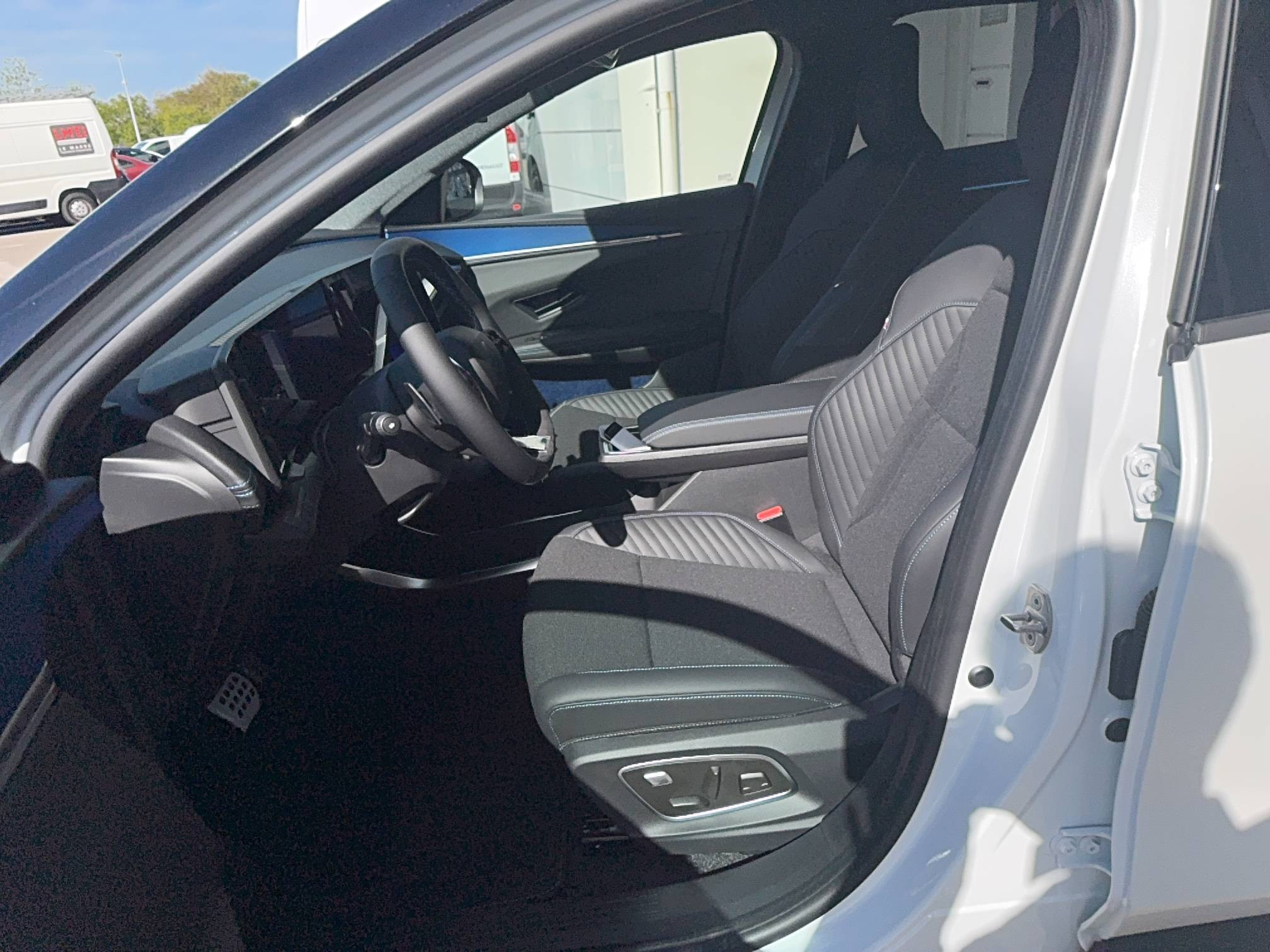 Vente en ligne Renault Scenic E-Tech  220 ch grande autonomie au prix de 47 990 €