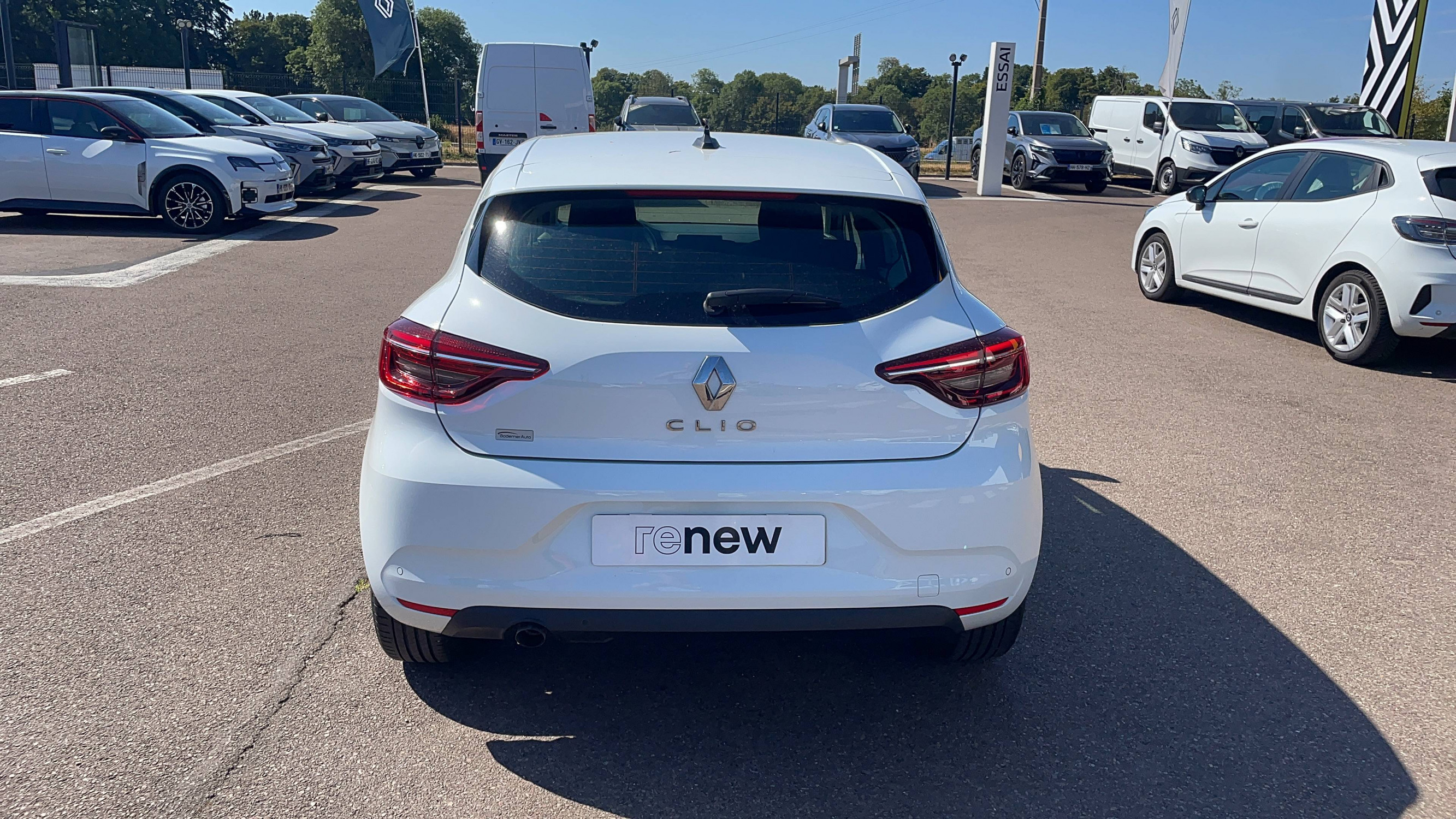 Vente en ligne Renault Clio 5 Clio TCe 90 X-Tronic - 21N au prix de 14 991 €