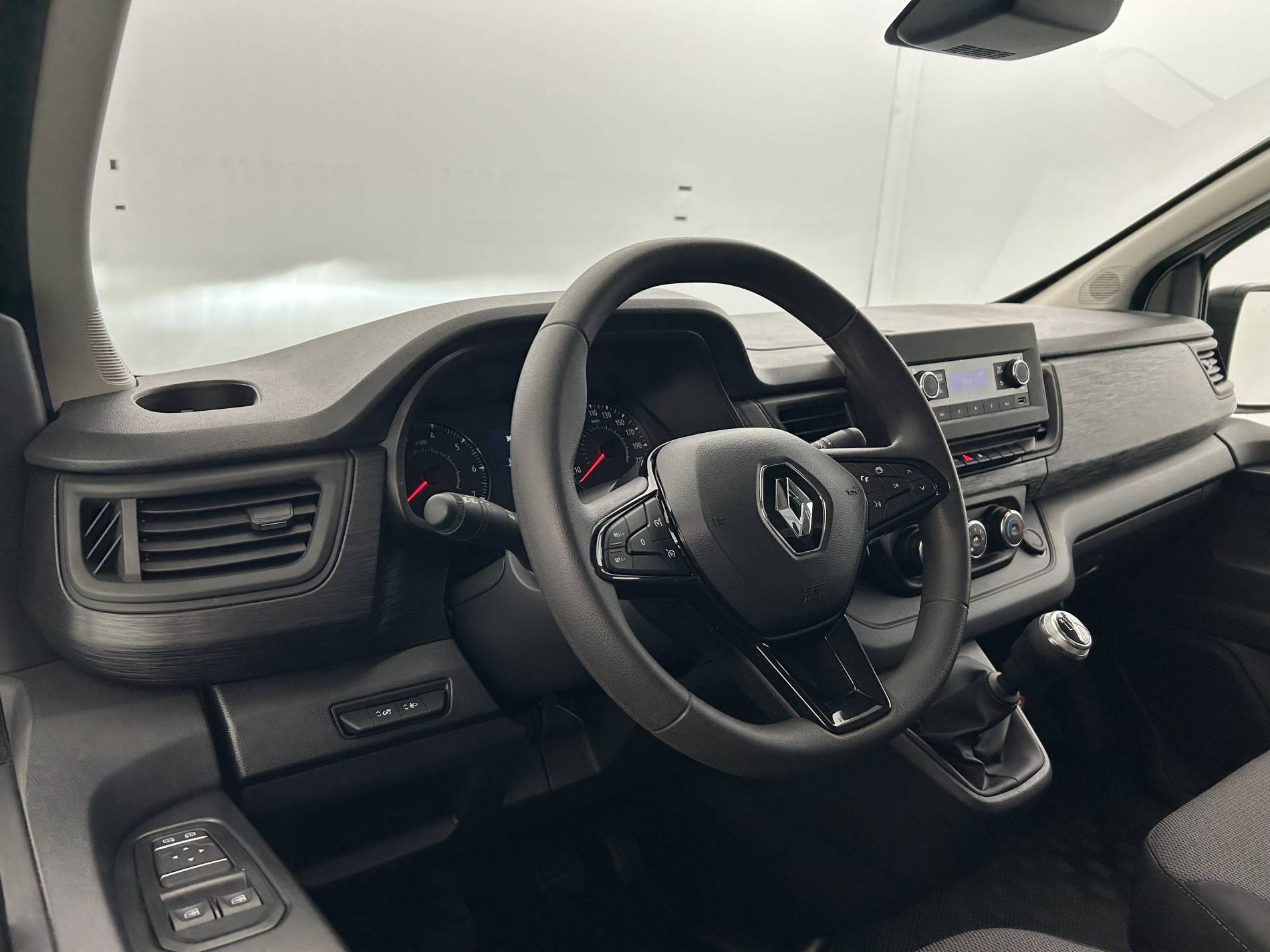 Vente en ligne Renault Trafic 3 Fourgon TRAFIC FGN L1H1 3000 KG BLUE DCI 130 au prix de 24 590 €