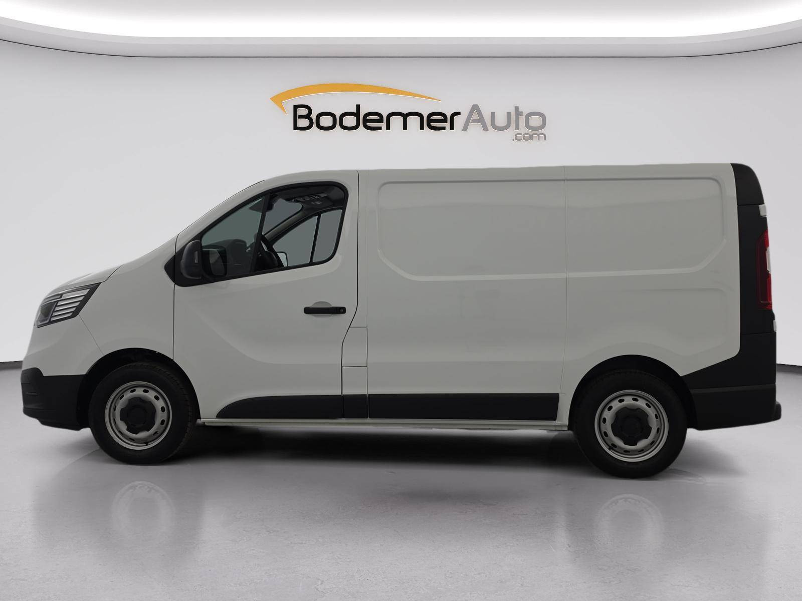 Vente en ligne Renault Trafic 3 Fourgon TRAFIC FG BLUE DCI 150 L1H1 2T8 GSR2 au prix de 23 940 €