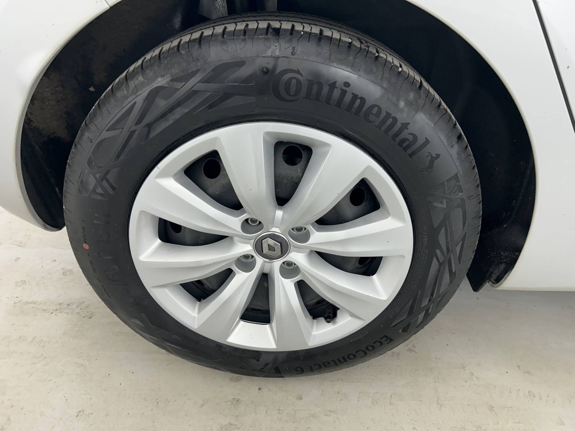 Vente en ligne Renault Clio 5 Clio SCe 75 au prix de 11 490 €