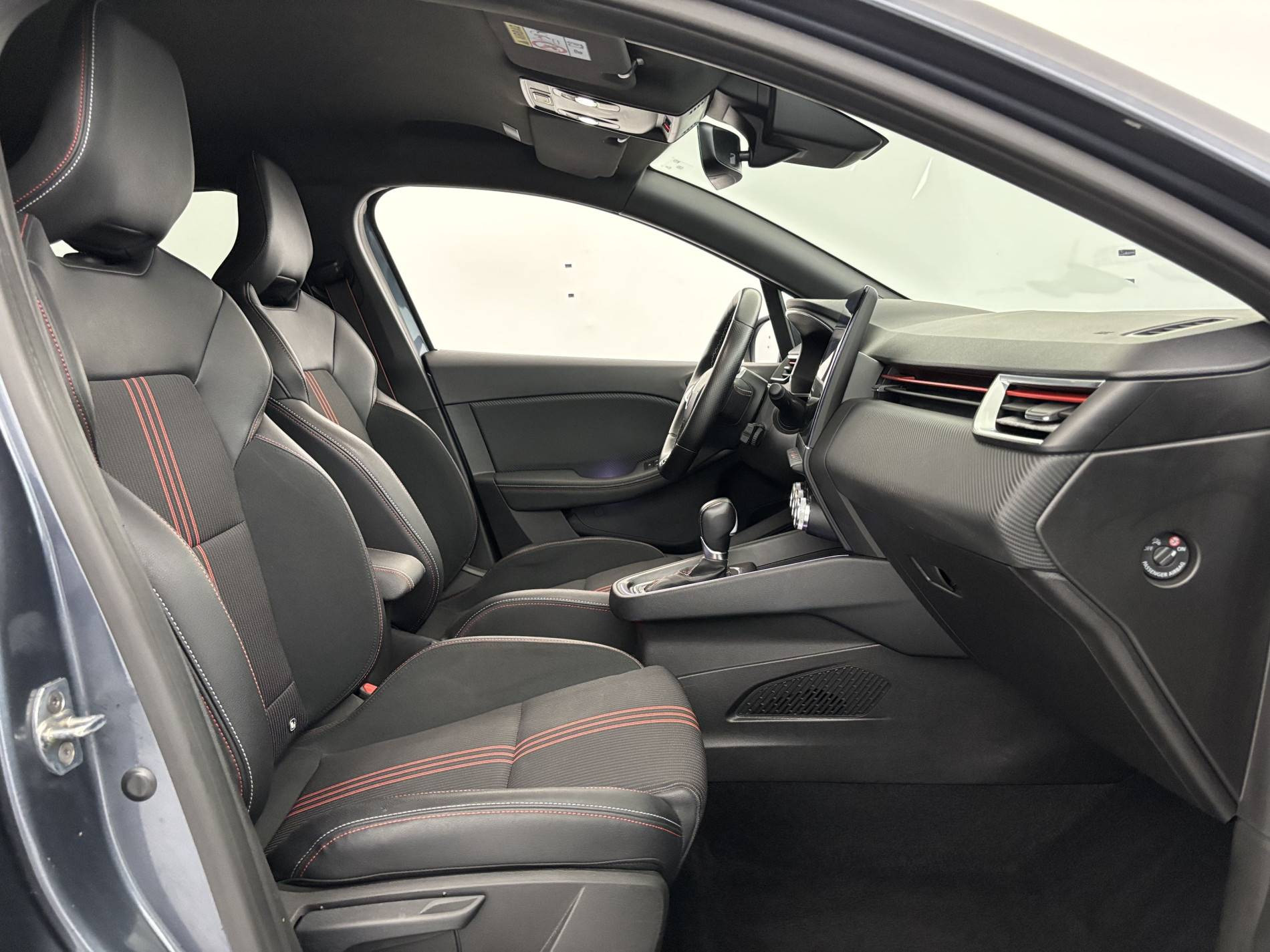 Vente en ligne Renault Clio 5 Clio E-Tech 140 - 21N au prix de 17 990 €