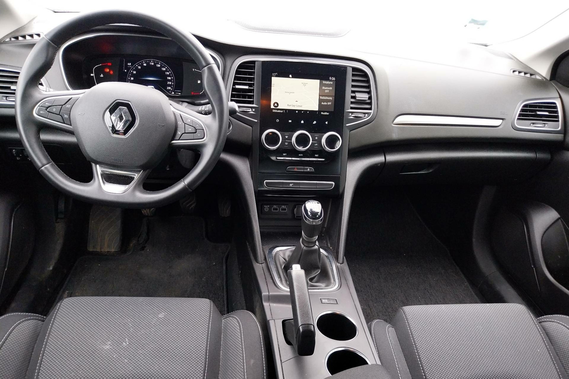 Vente en ligne Renault Megane 4  TCe 140 au prix de 16 490 €