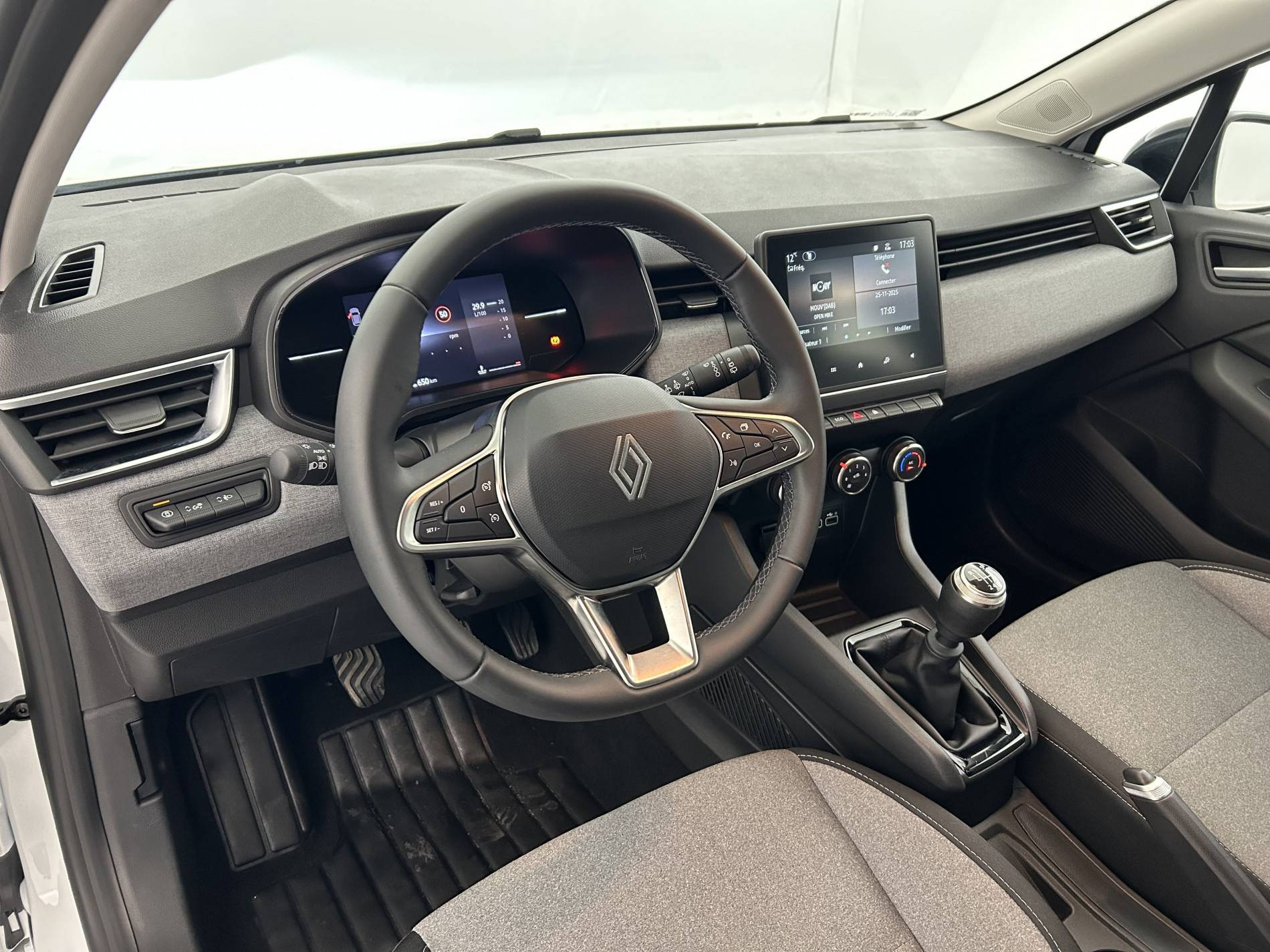 Vente en ligne Renault Clio 5 Clio Blue dCi 100 ch GSR2 au prix de 17 990 €