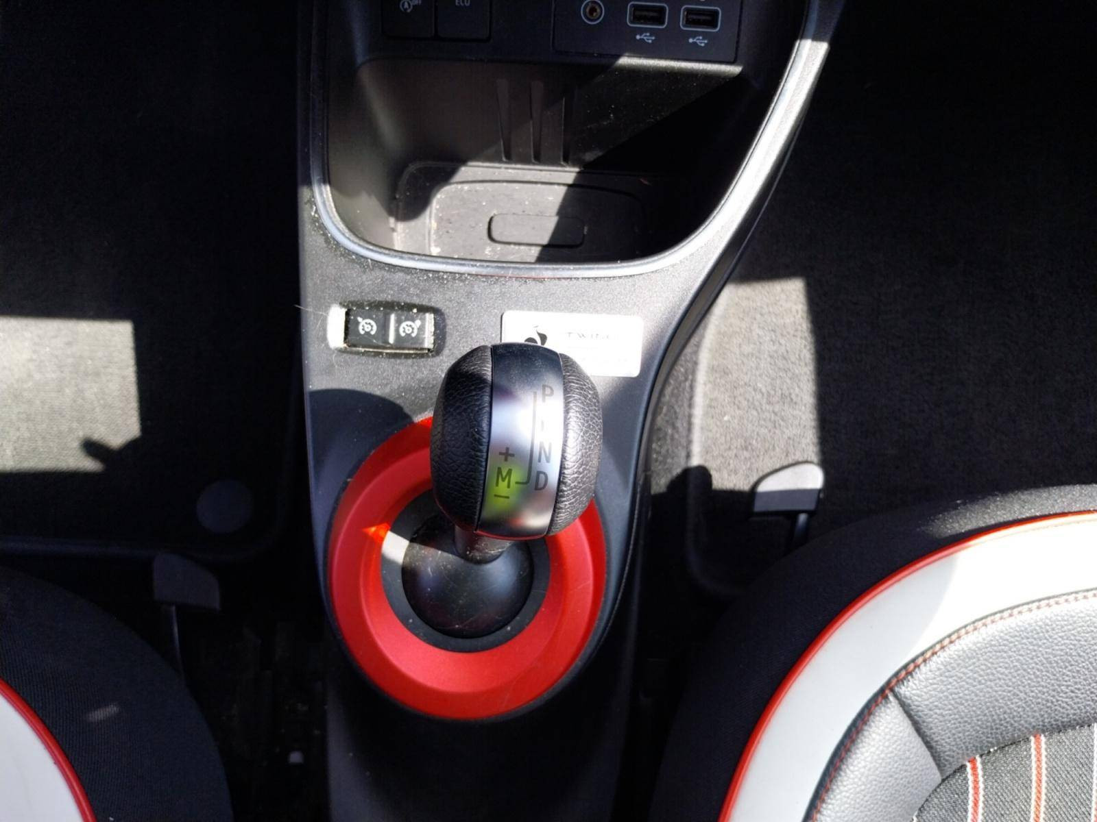 Vente en ligne Renault Twingo 3  TCe 95 EDC au prix de 12 990 €