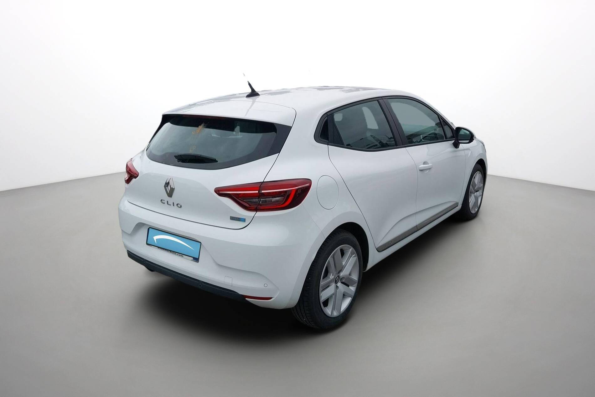 Vente en ligne Renault Clio 5 Clio E-Tech 140 - 21N au prix de 13 980 €
