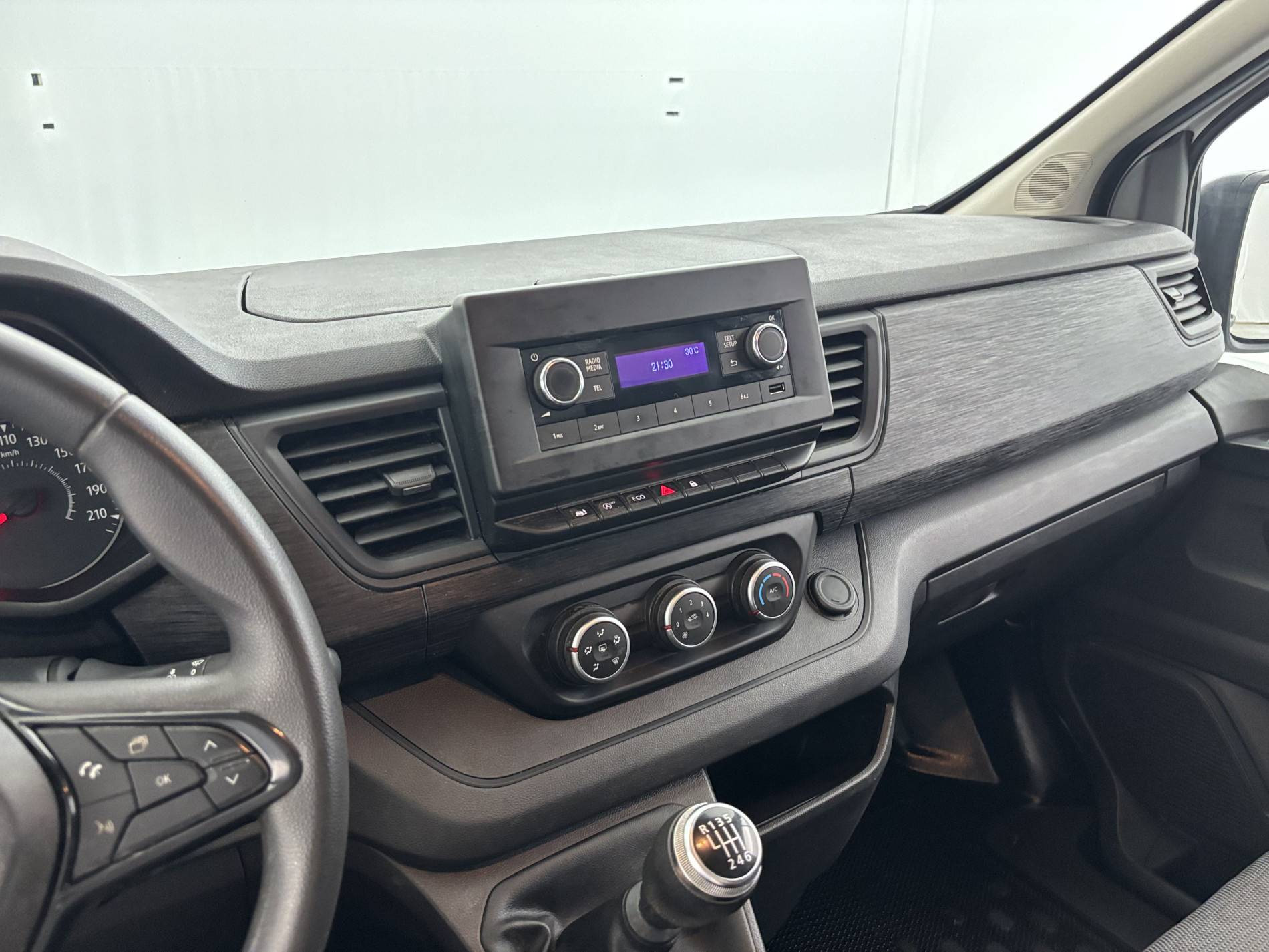 Vente en ligne Renault Trafic 3 Fourgon TRAFIC FGN L1H1 2800 KG BLUE DCI 110 au prix de 20 490 €