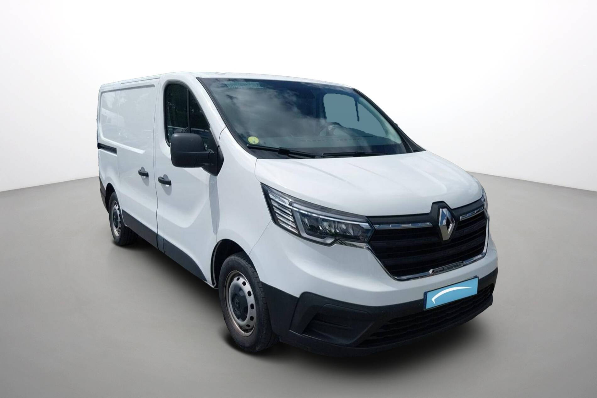 Vente en ligne Renault Trafic 3 Fourgon TRAFIC FG BLUE DCI 130 L1H1 3T GSR2 au prix de 23 990 €