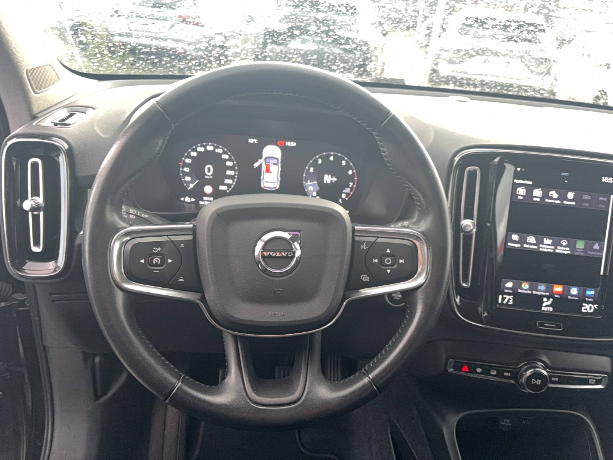 Vente en ligne Volvo XC40 XC40 T2 129 ch au prix de 21 490 €