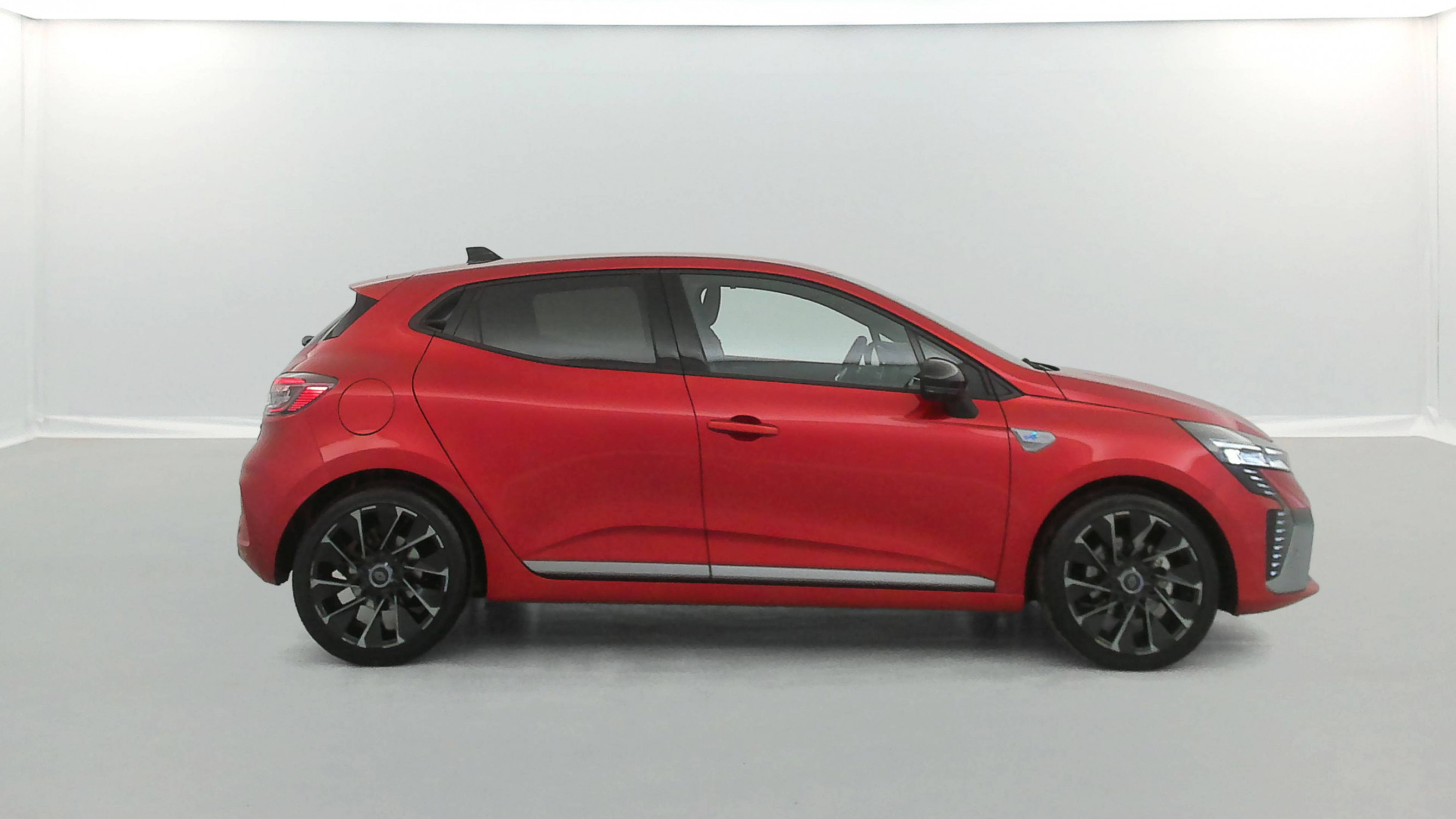 Vente en ligne Renault Clio 5 Clio E-Tech full hybrid 145 au prix de 20 990 €
