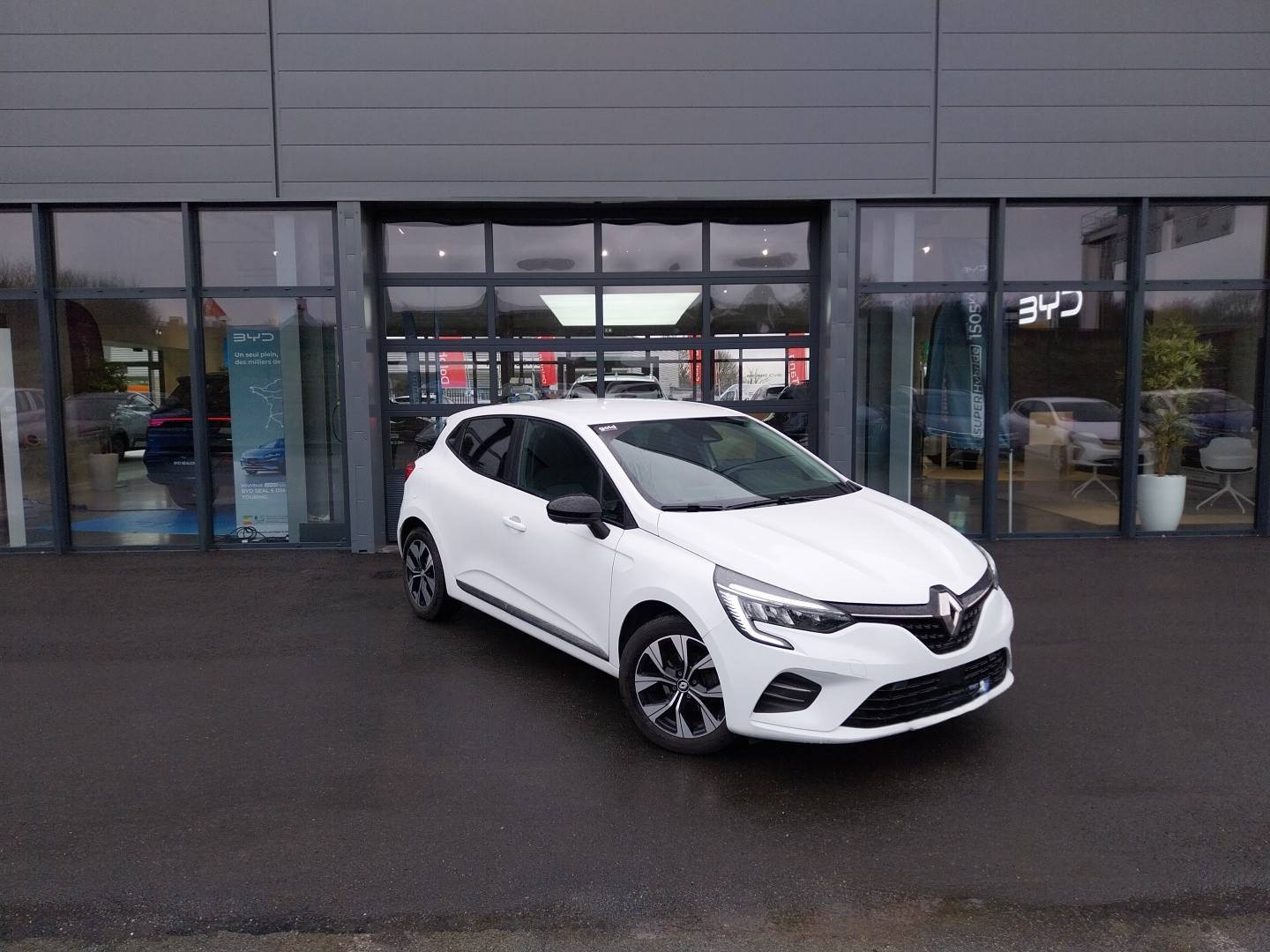 Vente en ligne Renault Clio 5 Clio TCe 90 au prix de 14 950 €