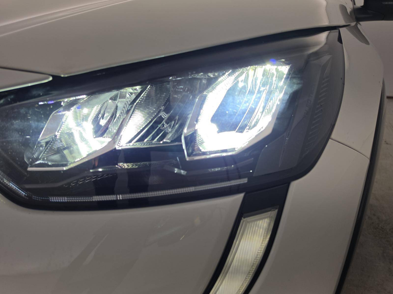 Vente en ligne Peugeot E-208  50 kWh 136ch au prix de 17 890 €