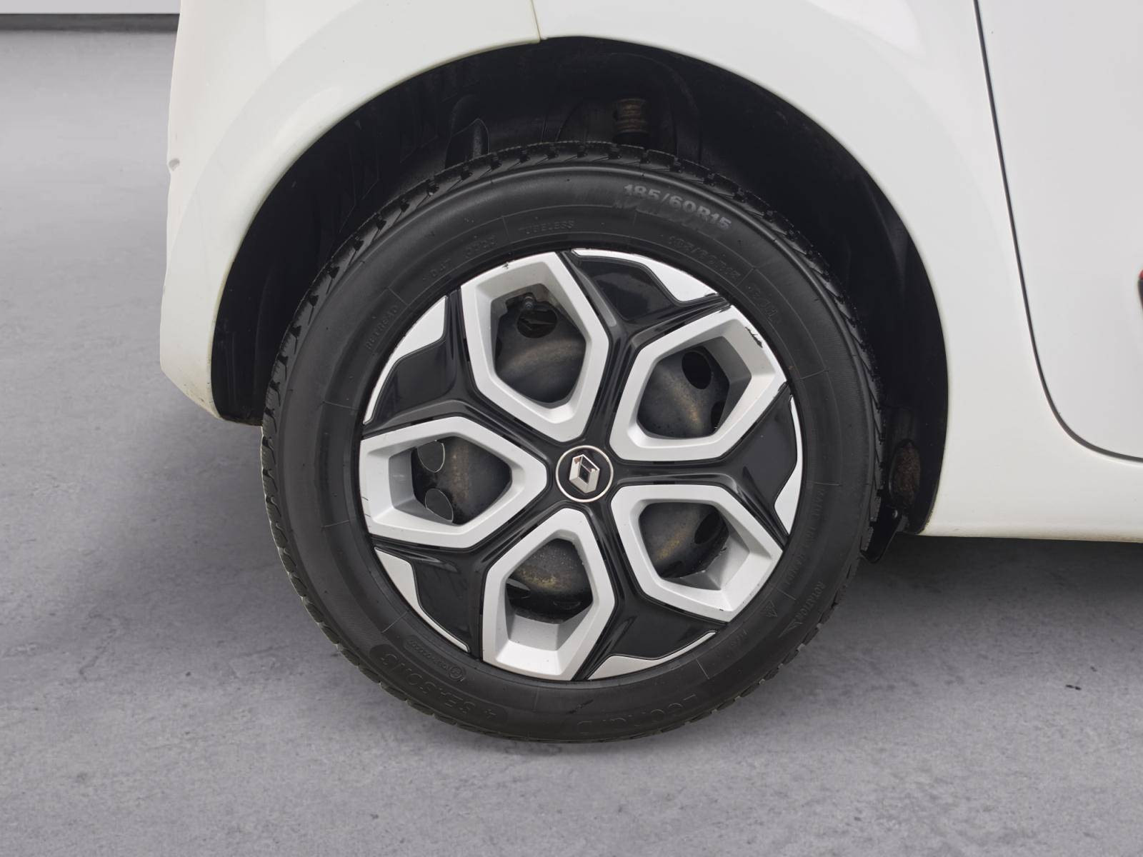 Vente en ligne Renault Twingo Electrique Twingo III E-Tech au prix de 10 880 €