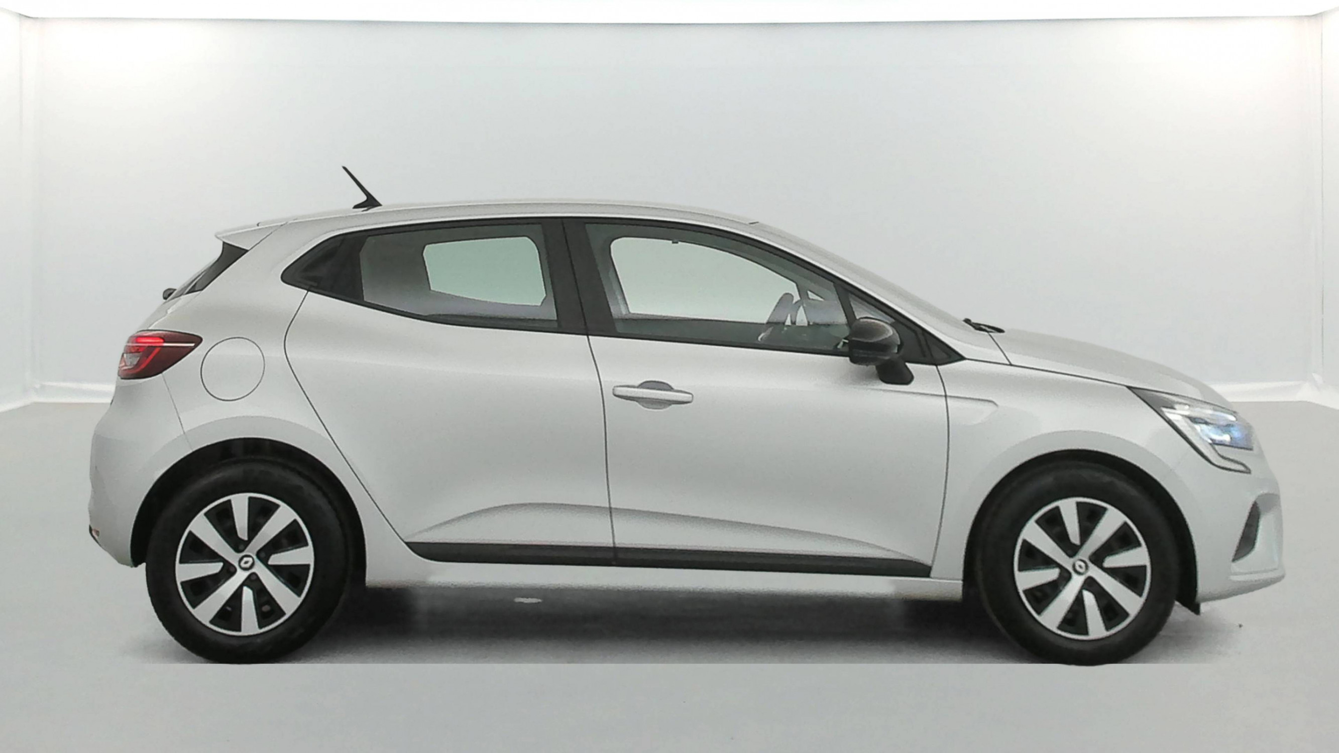 Vente en ligne Renault Clio 5 Clio TCe 90 au prix de 13 690 €