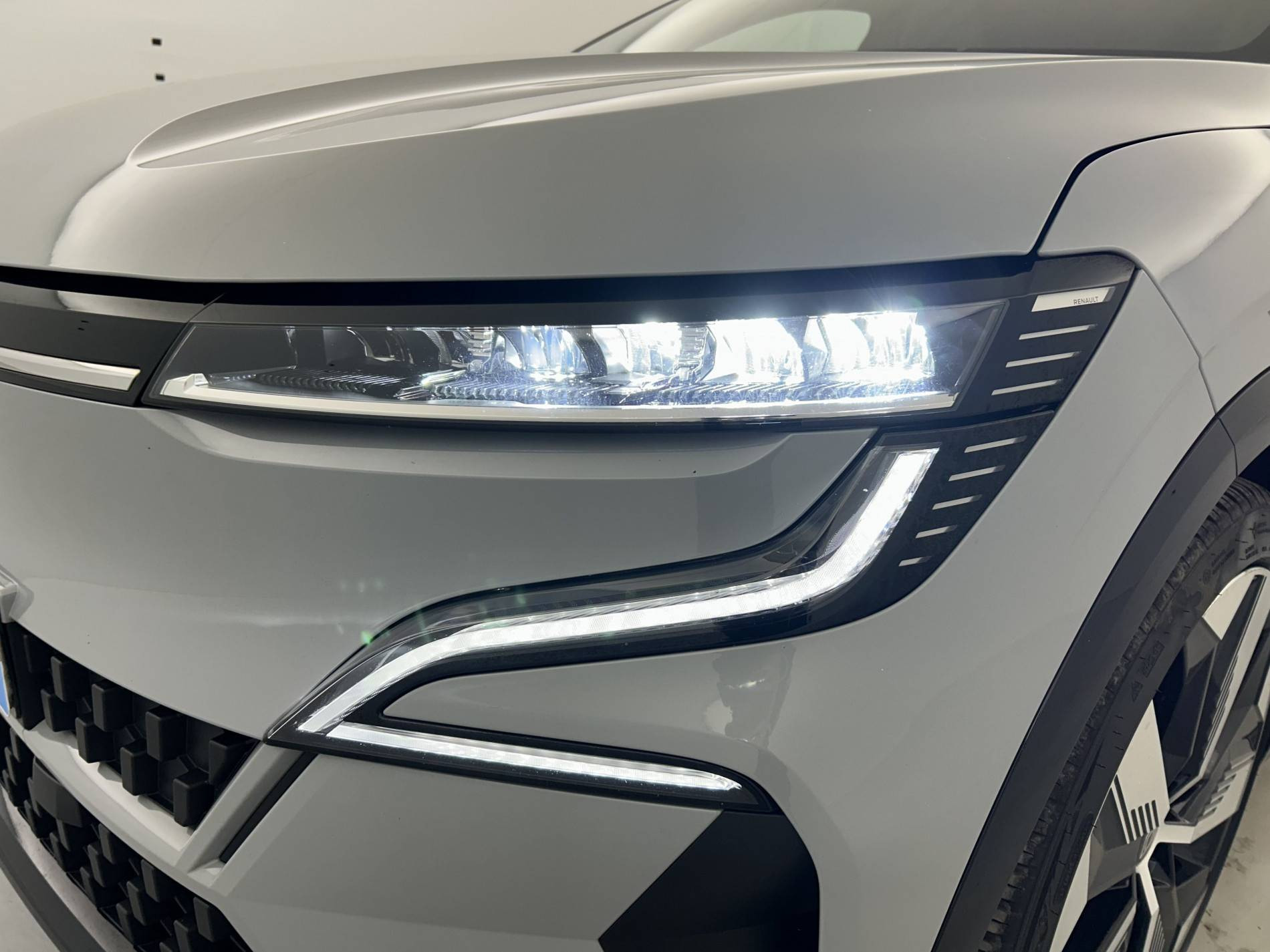 Vente en ligne Renault Megane E-Tech  EV60 220 ch super charge au prix de 20 990 €