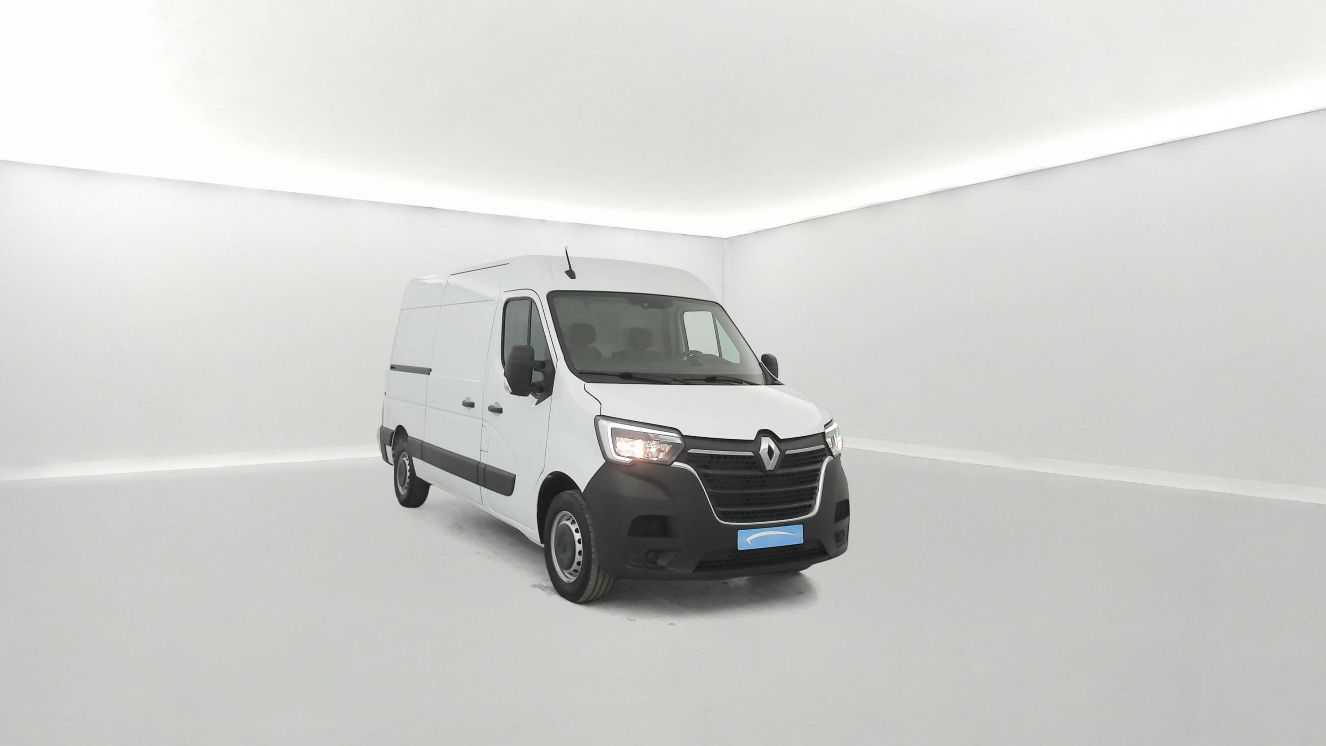 Vente en ligne Renault Master Fourgon MASTER FGN TRAC F3500 L2H2 BLUE DCI 135 au prix de 26 999 €