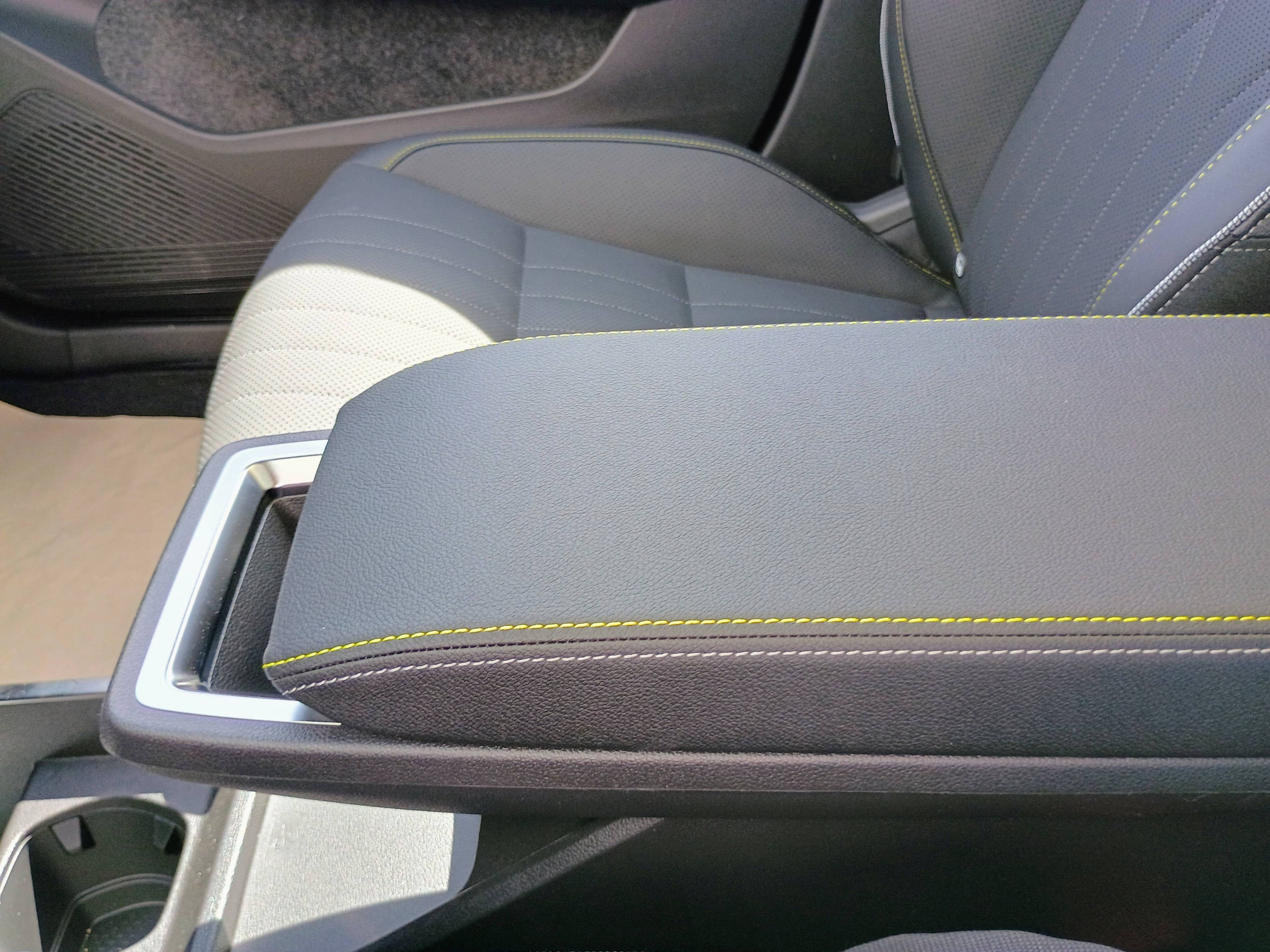 Vente en ligne Renault Scenic E-Tech Scenic E-Tech électrique 220 ch grande autonomie au prix de 51 980 €