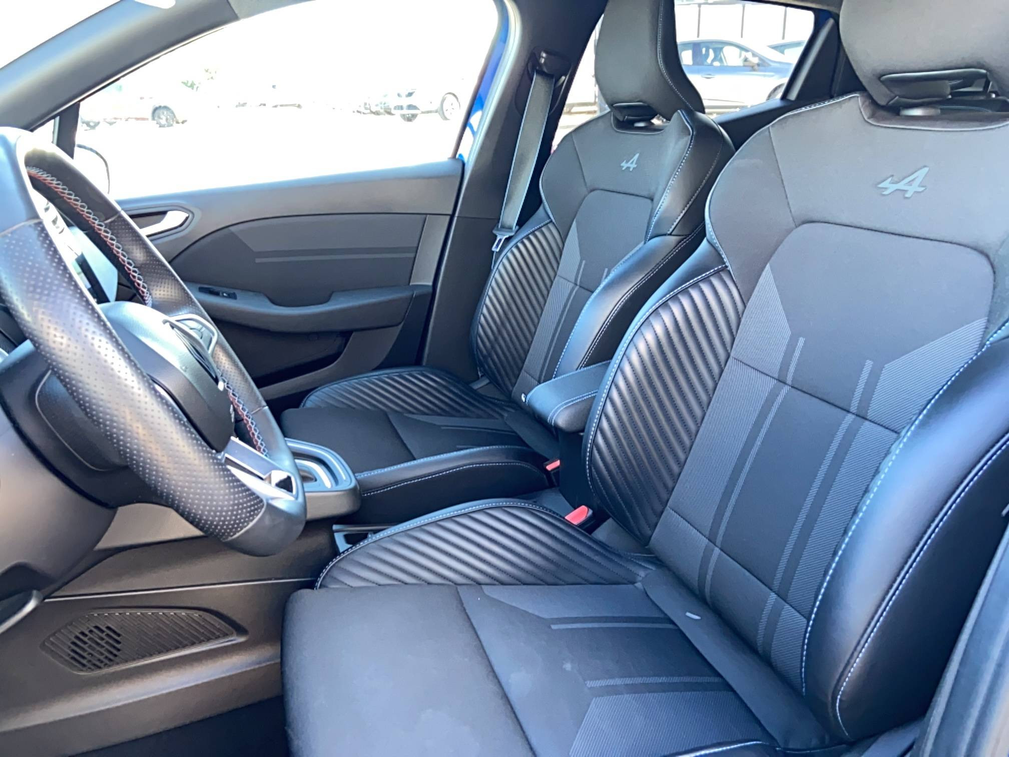 Vente en ligne Renault Clio 5 Clio E-Tech full hybrid 145 au prix de 20 990 €