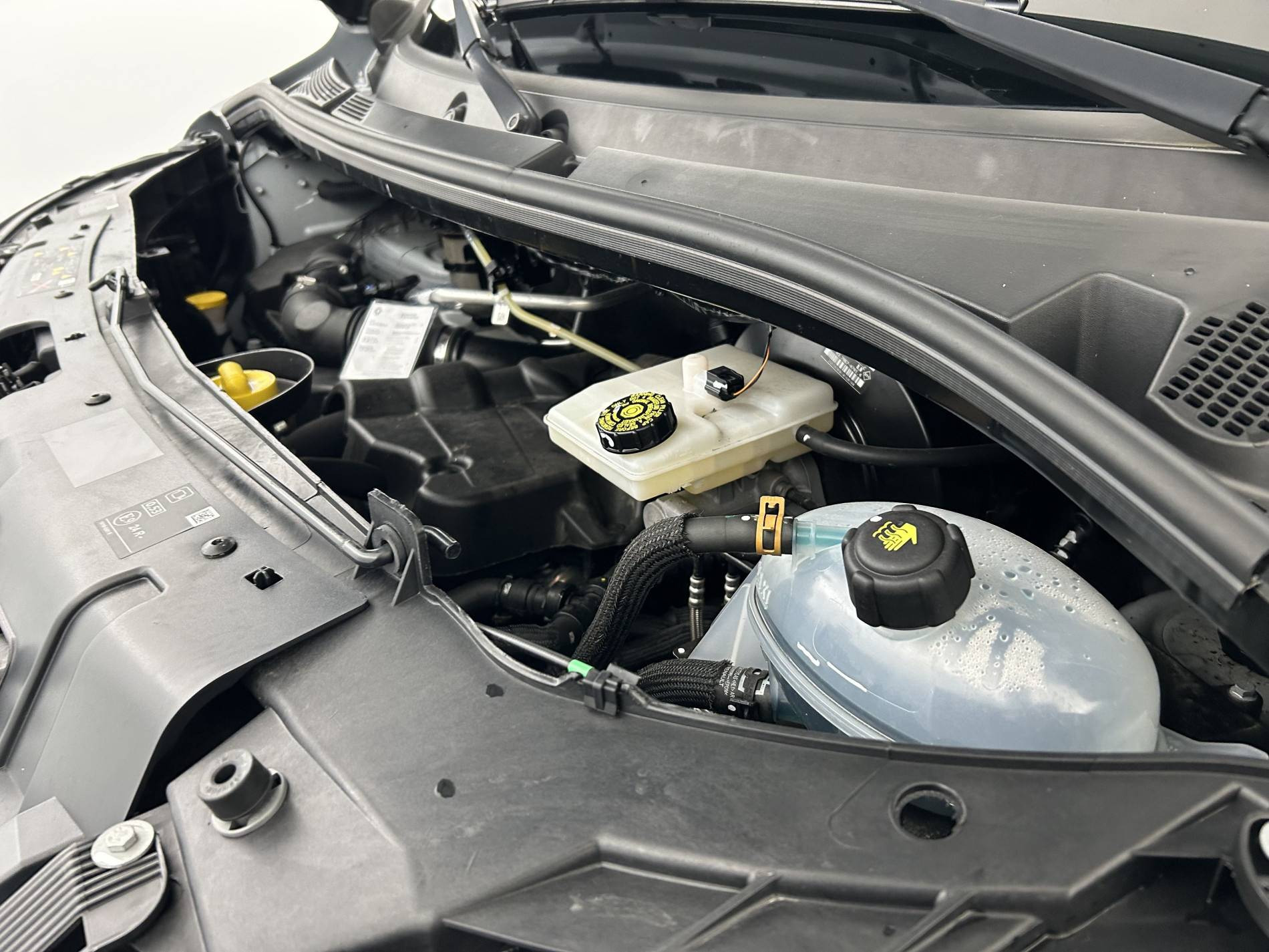 Vente en ligne Renault Master Fourgon MASTER FGN TRAC F3500 L2H2 BLUE DCI 135 au prix de 27 990 €