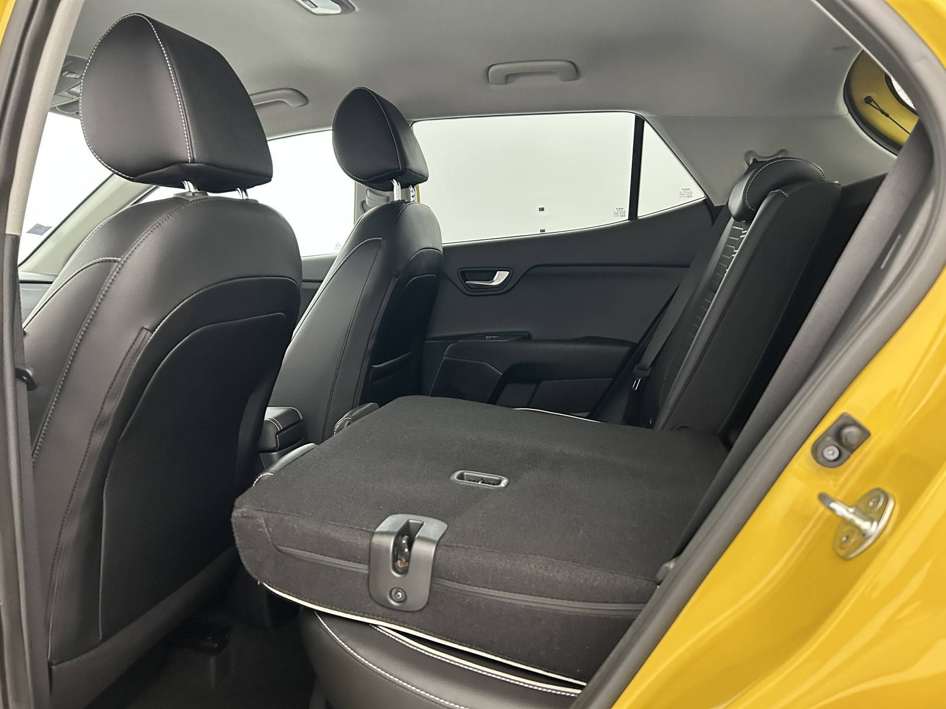 Vente en ligne Kia Stonic  1.0 T-GDi 120 ch MHEV DCT7 au prix de 17 500 €