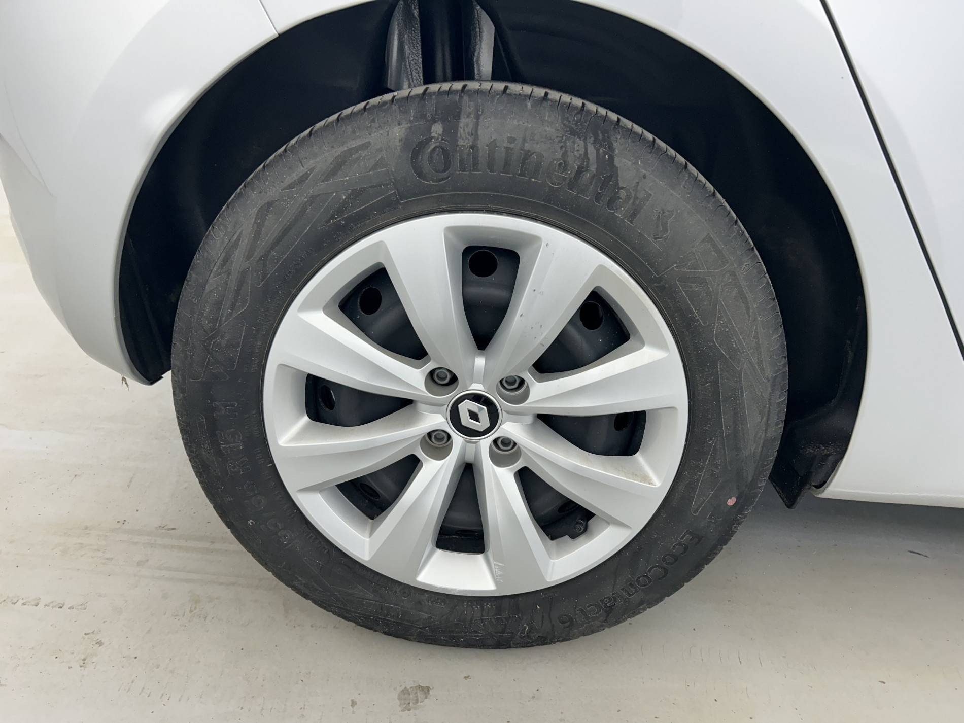 Vente en ligne Renault Clio 5 Clio SCe 65 au prix de 12 590 €