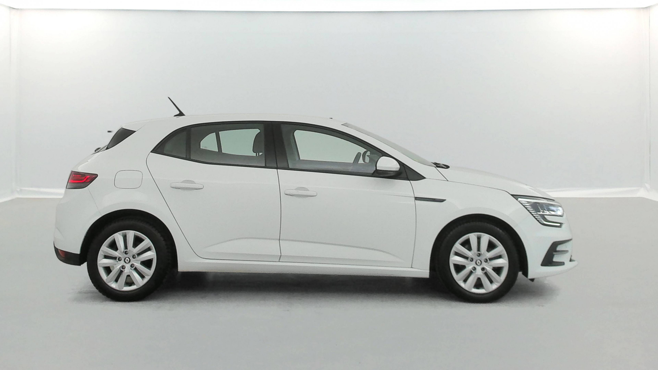 Vente en ligne Renault Megane 4  BLUE DCI 115 - 21N au prix de 12 990 €