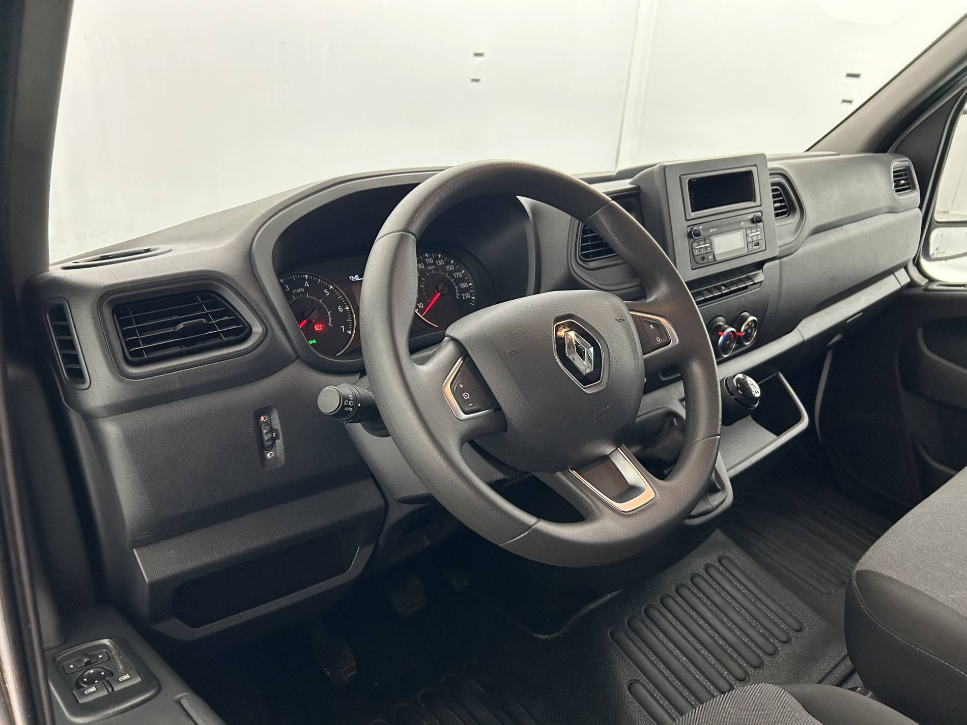 Vente en ligne Renault Master Fourgon MASTER FGN TRAC F3500 L3H3 BLUE DCI 135 au prix de 26 490 €