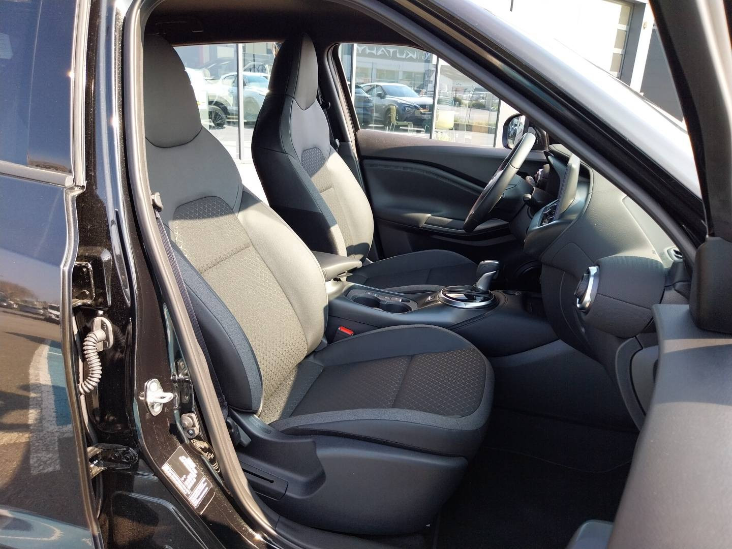 Vente en ligne Nissan Juke  HYBRID 143 au prix de 28 990 €