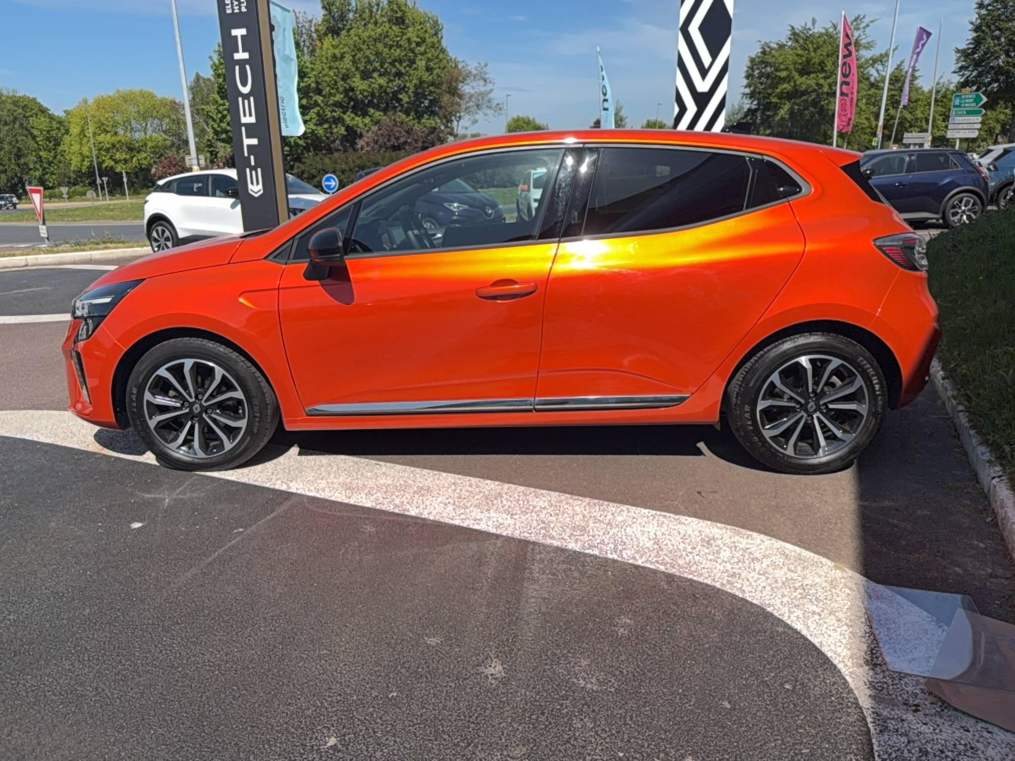 Vente en ligne Renault Clio 5 Clio TCe 90 au prix de 15 990 €